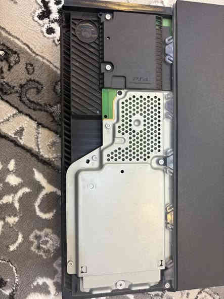 بلي ٤ نضيف مستعمل مبدل فقط بنكه و جوستك يده مستعمله ذاكره ٥٠٠  مواصفاته مابيه صوت اخرس جهاز زين سريع 

سعر ١٨٠ و بيه مجال 

***********
