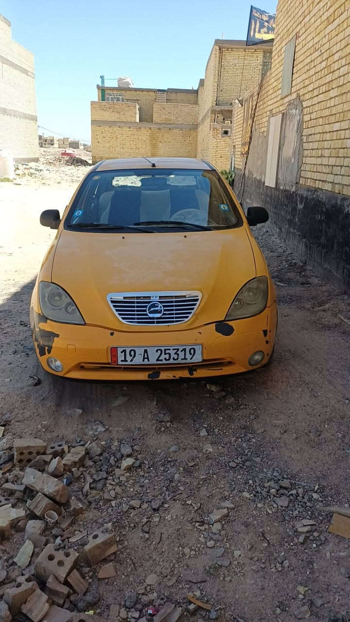 السلام عليكم سياره طيبه موديل 16 مقفوله كفاله عامه جير مكينه قشر حداديه دافعين هيئه وغرامات ومصفره من كل شيء  رقم كربلاء انجليزي ***********
