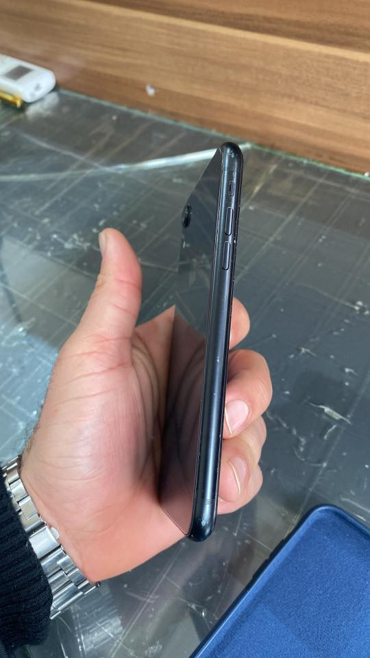 Xrللبيع جهاز كلش حلو مبدل بي بطاريه وكلاس مال شاشه ذاكره ١٢٨ بطاريه ١٠٠السعر ١٥٠وبي مجال للطيبيين ***********
