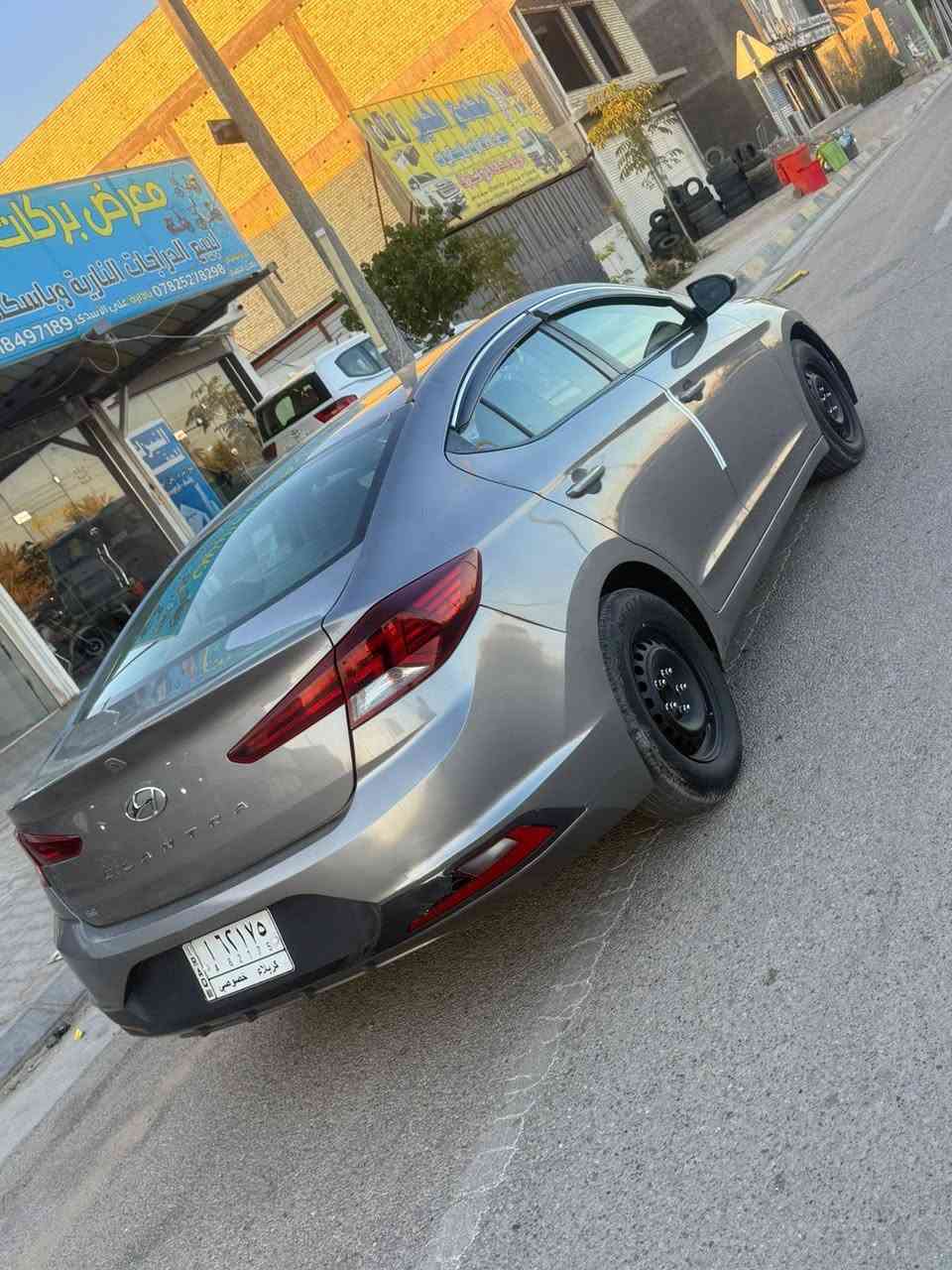 سلام عليكم سياره نوع النتره مديل 2020 امركيه السياره جاهزه كير مكينه حداديه تبريد السياره حله وجديده بيه رشات كلير بدون دواخل السعر 118 وبيه مجال قليل كلش السياره جاهزه للخير العلوان كربلاء رقم الهاتف***********
