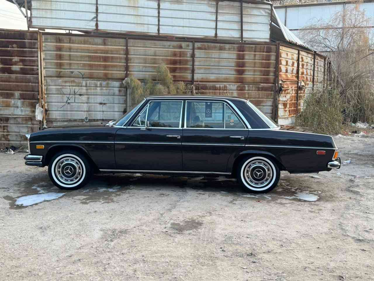 السلام عليكم ورحمة الله وبركاته.
مارسدس موديل ١٩٧١ كير تعليك مكينه ٦ سندر السياره جديده كلش دخول جديد كلها على وضع الشركه مابيها برغي نقص السعر ١١٥ وبيها مجال وخادم ***********
