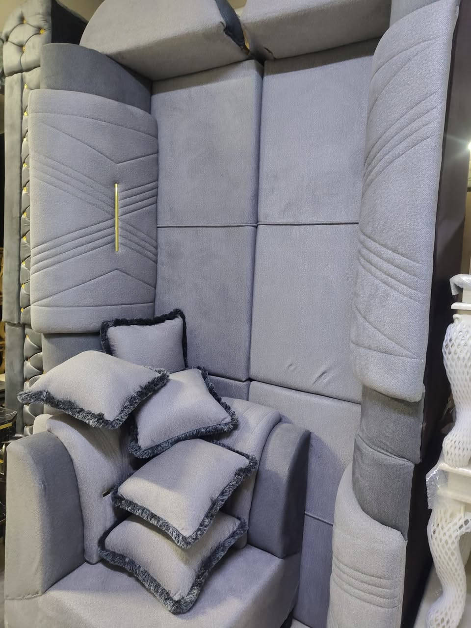 معرض زياد الأثاث المنزلي 🫴
وصول ديوان فصال شغل الموصل حطاطه 
شغل ثقيل يوجد قياس 8 أمتار أبو التاج مع هديه 6 كوشات 
ديوان فصال الموصل قياس 7 أمتار 11 مقعد رجل مالته خشب 
شغل الدواوين كله ثقيل 
وصل ضمان الجودة 15 سنه 
يوجد فصال وحسب الطلب 
العنوان تكريت شارع الزهور خلف افران الكرخ وقاسم مول معرض زياد الأثاث المنزلي 🫴 
***********
