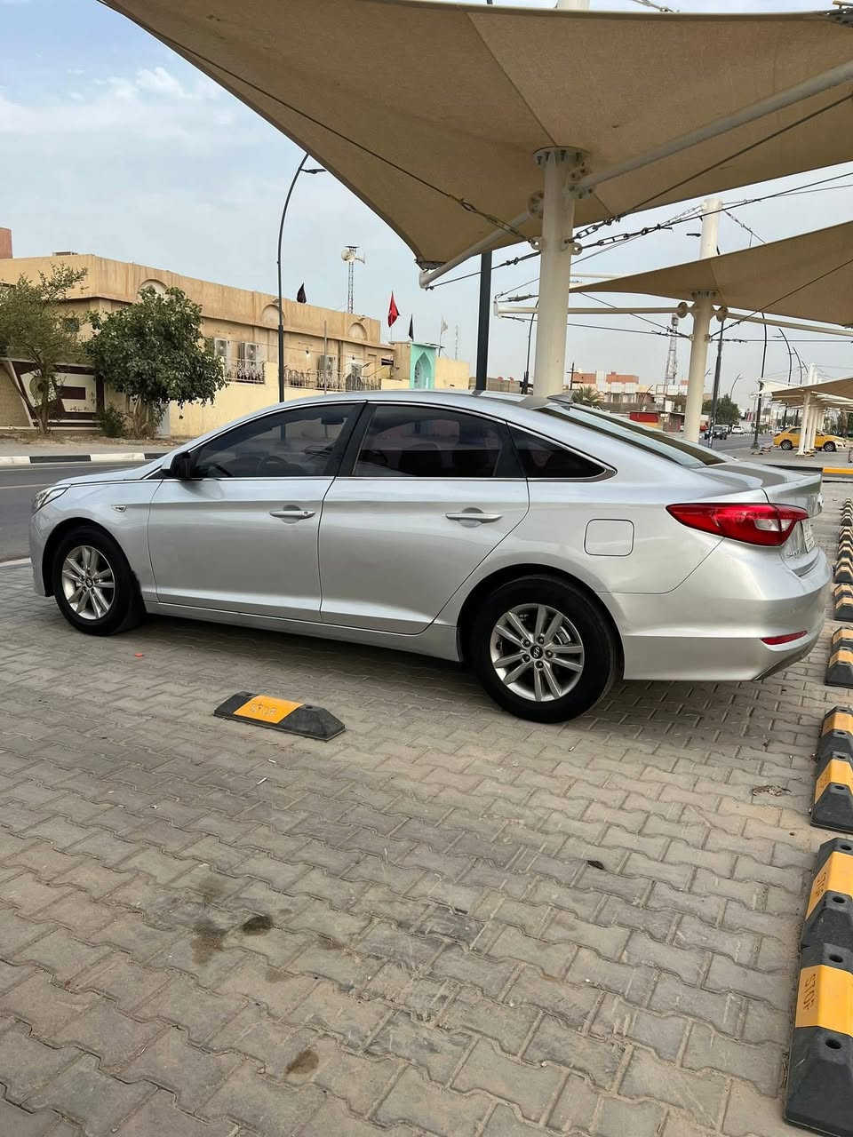 سلام عليكم   #للبيع_فقط
هيونداي سوناتا 

مديل 2017. اصل 

محرك غاز بلادي انسه الصرف 

#ادوات_ادوات_دخول_جديد

مواصفات 

دواخل جلد 

فول تحكم ستيرن 

تتدفئة كشن 

تبريد ثلج ❄️

سيارة حيل جديدة وجاهزة من كلشي 

#المكان_بصرة 

#السعر_اتصل_وتدلل

***********
