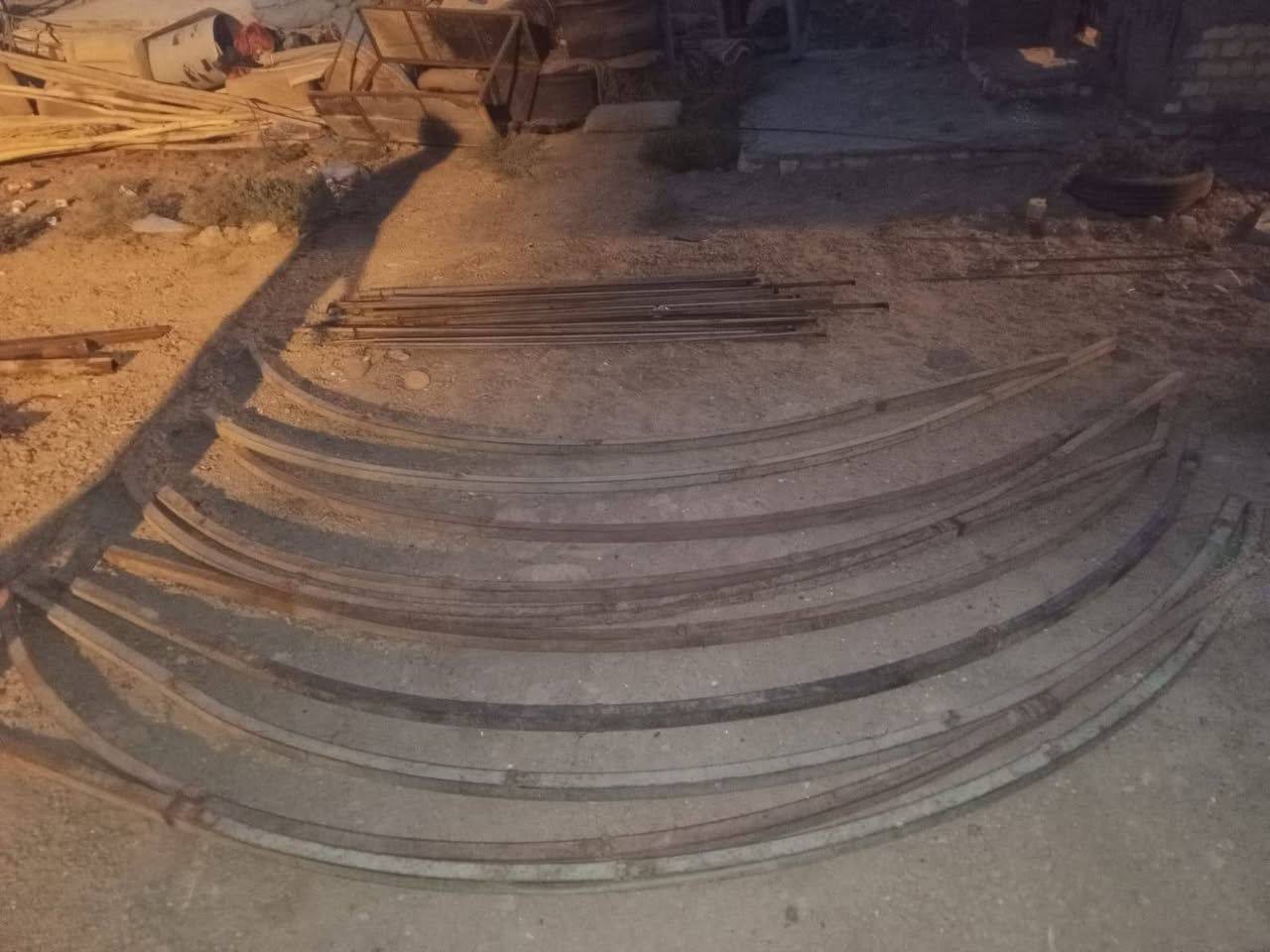 جادر للبيع  نضيف 5حدايد
8 متر   للاستفسار اتصل ***********

