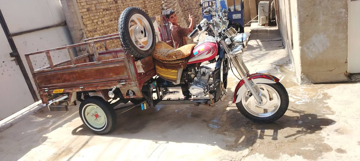 سلام عليكم دراجة للبيع موديل ٢٠٠٧ المكان كفل رقمي *********** السعر وبية مجال لموشراي لايراسل وجاءن
