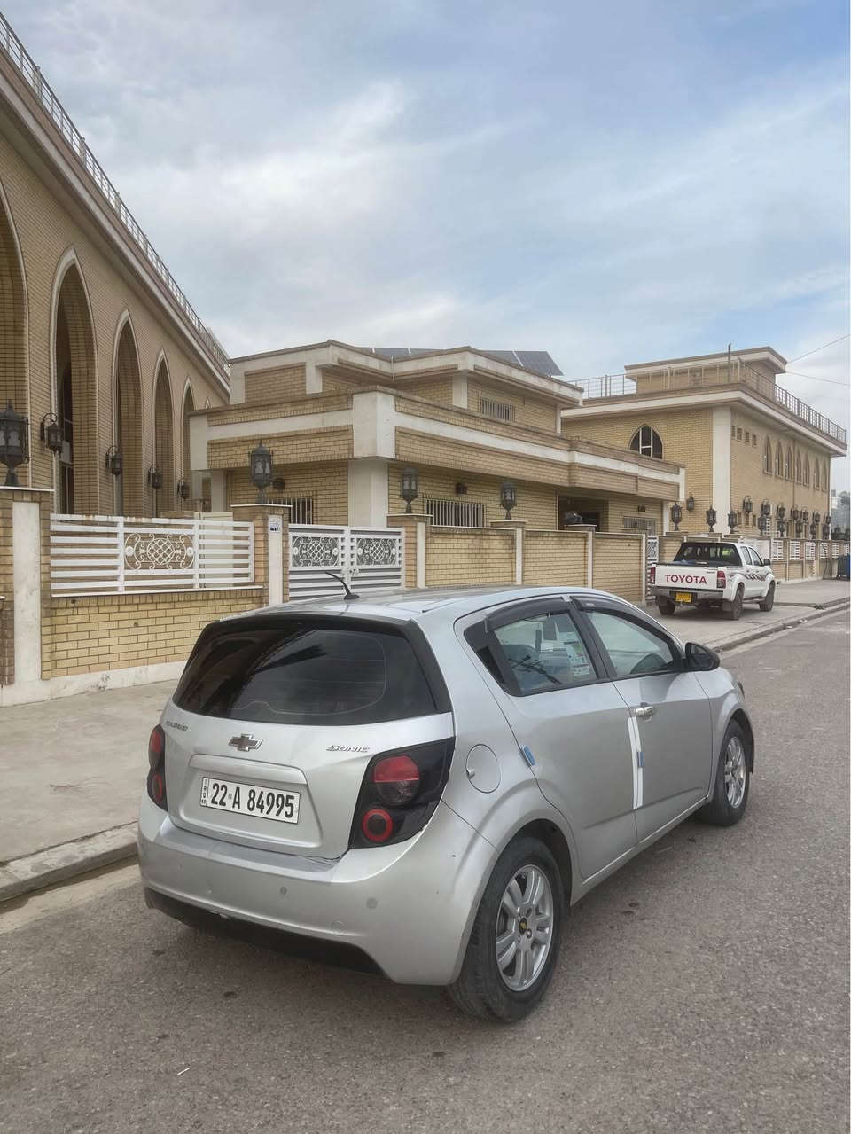 شۆفرلێت سۆنيك 2013
سه ياره كه ٣ پارچه ى بۆياغه به حيزام ده فرۆشم
سه قفى كێشه ى نيه گێڕوو مه كينه به شه رت 
غه رامه بڕانه وه به ناو كردن به شه رت كاره باى ميكانيك  به شه رت مواسه فاتى جوانه فوله به س سلايت نيه 
ته قه و ڕه قه به شه رت ده عامى لۆ ده عامى به شه رت 
سه عرى 55$ وه ره قه و مه عمه له ره قه م ته له فۆن 👇
*********** أربيل, العراق
