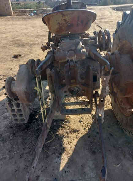 للبيع عنتر 80شغاله خير من الله نقص بس تايرات وويل فقط السعر ميلون 400وبيه مجال العنوان بابل جبله رقم الهاتف ***********
