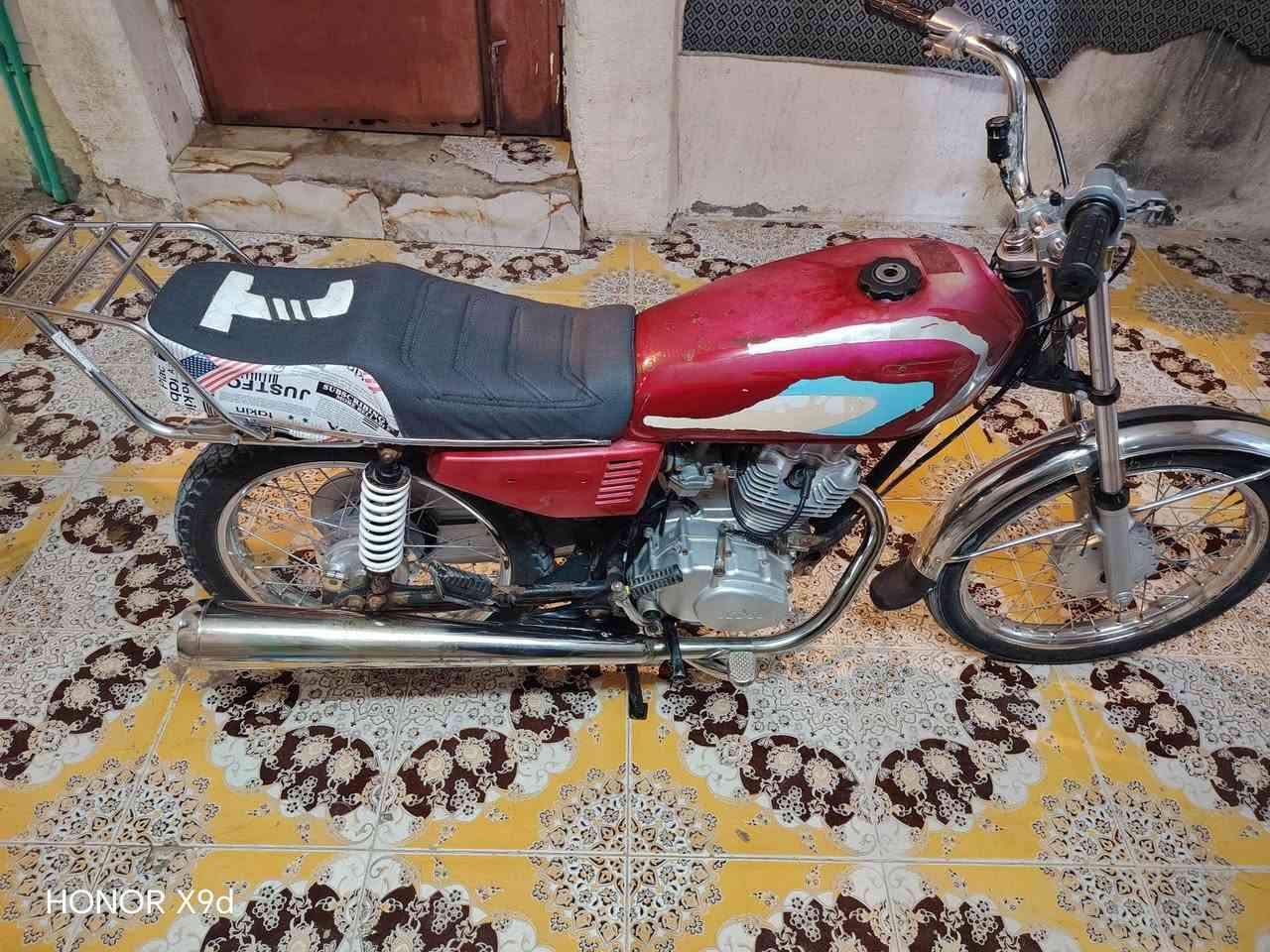 دراجه نامه للبيع الدراجه نضيفه غراضهه كامله أدوات العنوان البصره كرمة علي ابو صخير السعر 450وبيهه مجال الرقم ***********
