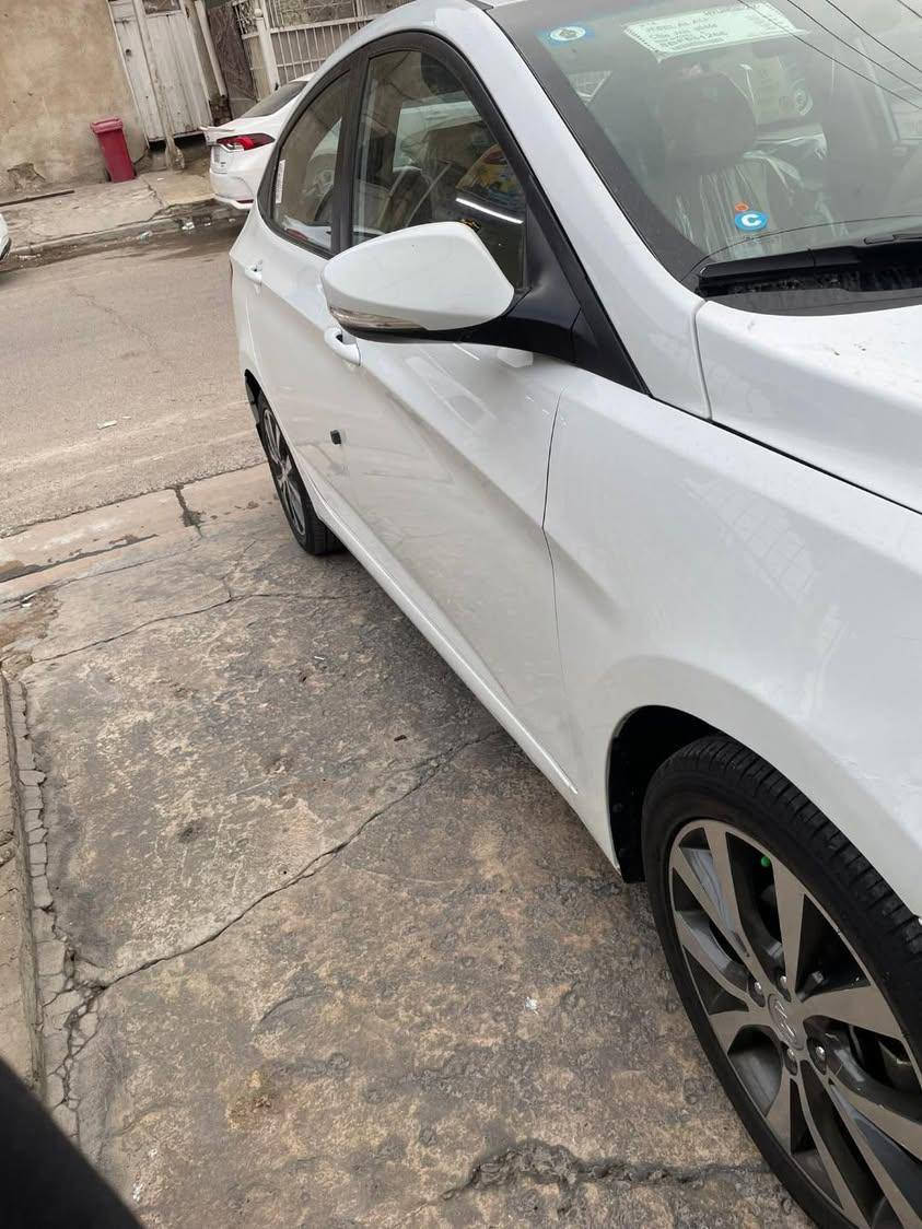 السلام عليكم اكسنت موديل 2015 سياره بسمي هزه جديده ارقام جدد يساره فول فتحه شاشه خمسه ويلكب اشاير بل مري سياره تبريدثلج صدر امامي خلفي كير مكينه كله جديد سياره كفاله من الصبغ ول تبديل سياره جديده امانت الله بيه فقط بارد بصيط السعر90وبيها مجال مكاني نجف كوفه/للاستفسار ***********
