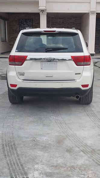 جيب ٢٠١١ رقم بغداد وارد أمريكي لمتد فول مواصفات
حادثها بنيد وجاملغ بدون دواخل 
كير مكينه حداديه جاهزة وبدون نواقص 
السعر ١٥٥ للاستفسار ***********
مكان السيارة بغداد السيديه
