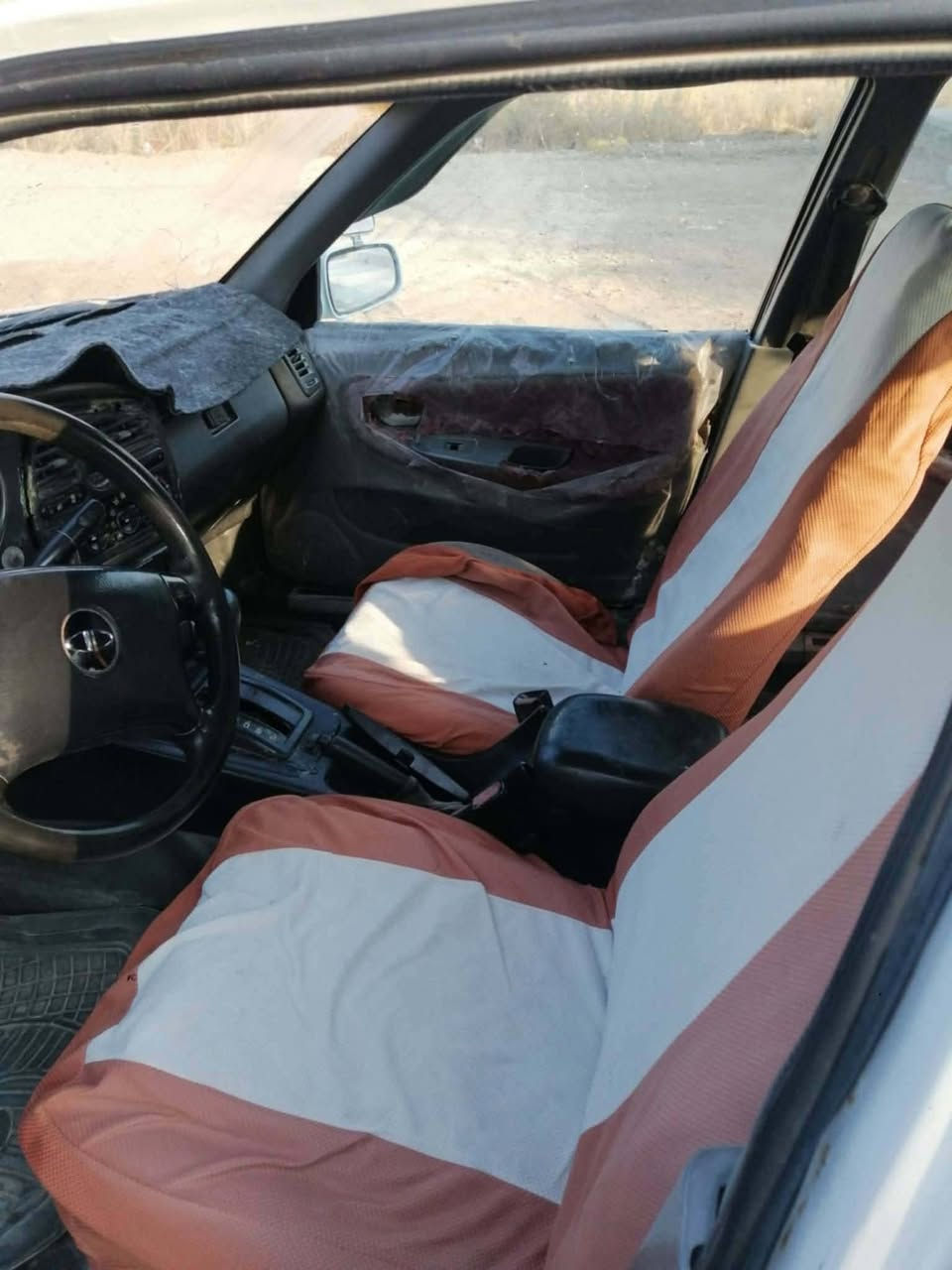 السلام عليكم اخوان السياره للبيع السعر 30وبيها مجال العنوان الفلوجه الصقلاويه موديل 96سنويه مشروع وطني صدر المامي شويه تعبان محرك كير خير من الله  اتصل ***********
