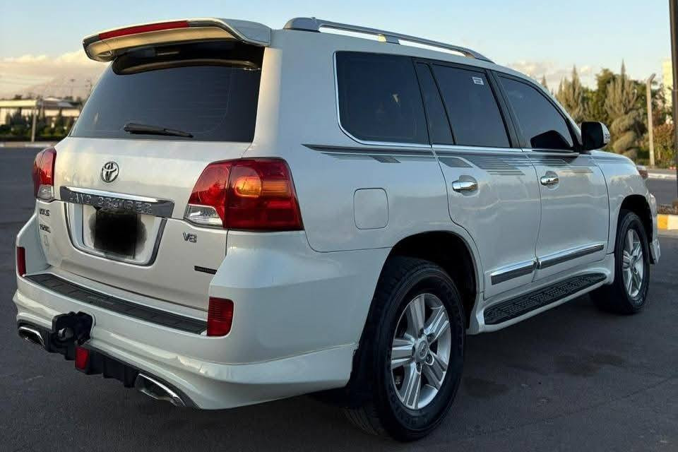 تۆیۆتا لاندکڕۆز 2013 مواسەفات VXS 
بێ ڕەقمی دوبەی ادوات 
 کەفالەتی مەدەنی بە شەرت عام پەمپە هی دوبەی
هۆک و سەلاجە و تەبریت مەرکەزی
 کوشنی دەفتەریە بەسس سلایت نییە
 گیری عادیە

سـعـر : لە کۆمێنت داوابکە ڕاستەوخۆ بۆت دێت 📥 

گێر و مەکیەنەی بەشەرت 
هیچ کێشەیەکی تێدا نییە 

ژمارەی خاوەنەکەی 
***********
