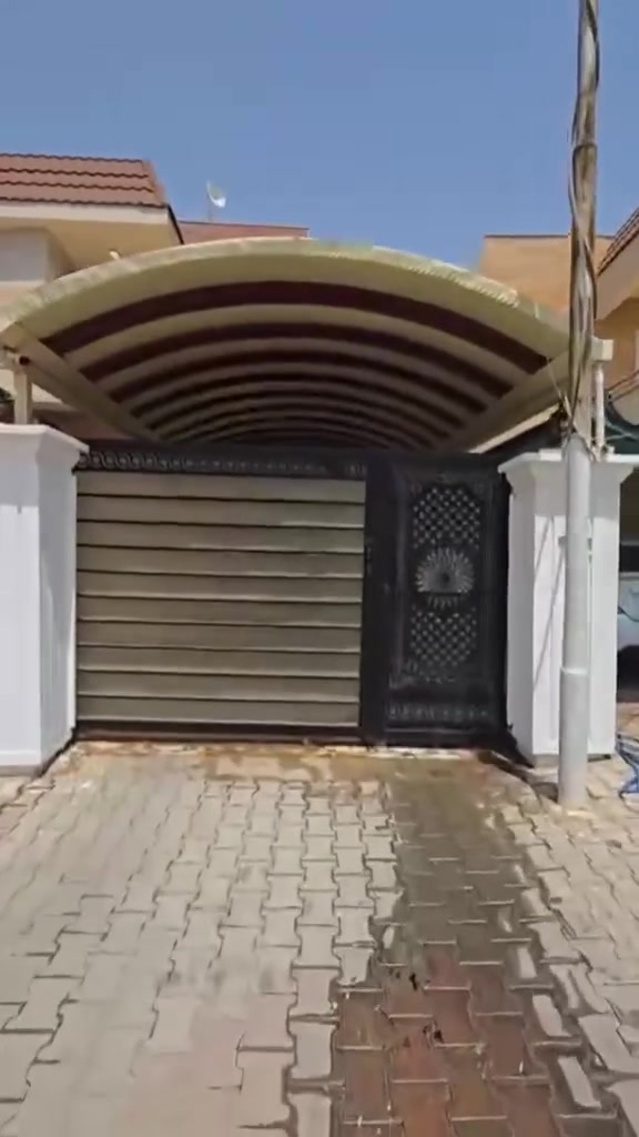 السلام عليكم دار 🏠 للبيع (مجمع القريه الذهبيه)خلف مجمع بيتي 

نظام البيع على مبادره 
مساحه الدار 🏠:200 متر 
شارع 20
مكون الدار 🏠 4 غرف نوم 🛌 
صاله اسقبال 
مقدمه :50 مليون 
بشهر /660 
بدون سنوي 

الاستفسار اتصل على الرقم 

***********
