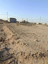 توجد قطعه  ٢٠٠ متر  مدفونه وجاهزه للبناء  الشارع العام مجمع نبيل حاجم ...