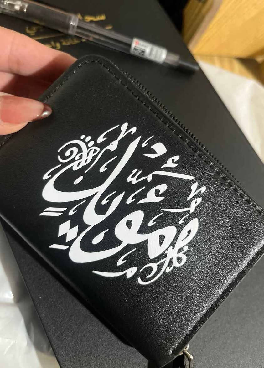 مو بس محفظة… هاي هيبة رجل وأناقة بتفاصيله 👔✨
محافظ رجالية بتصاميم مختلفة تناسب كل الأذواق 👌
مصنوعة من جلد قوي ومتين حتى تبقى وياك فترة طويلة بدون ما تتأثر 💼

🔸 تصميم أنيق ومرتب
🔸 جلد عالي الجودة ومقاوم للاستخدام اليومي
🔸 أماكن متعددة للكروت والنقود
🔸 خفيفة وعملية وسهلة الحمل

مناسبة الك أو كهدية مميزة لشخص غالي 🎁
خلي أناقتك تبين من أبسط تفاصيلك 😌
#محفضه_رجاليه #محفضه_نسائي #محفضة،جلد،بصورة،من،تحب #محفضة_النقود # أربيل, العراق


**إذا كنت صاحب هذا الإعلان وتريد حذفه لأي سبب، رجاءا أرسل رسالة إلى الدعم الفني**
