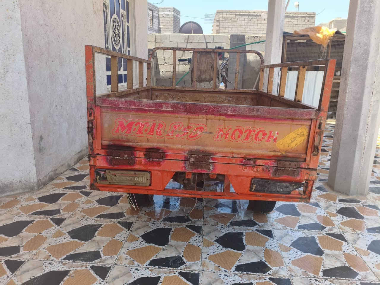 سلام عليكم  ستوته البيع MTR شوفت عينك الستوته تجي و اشوف كهربائيت شغاله بس هورن لايت و بسعر 650 و بيه مجال مكان بصره قضاء هوير قرب محطه بانزين خانه عز دين سليم الي بل فلكه مال خاص راسلني على هاذ الرقم ***********
