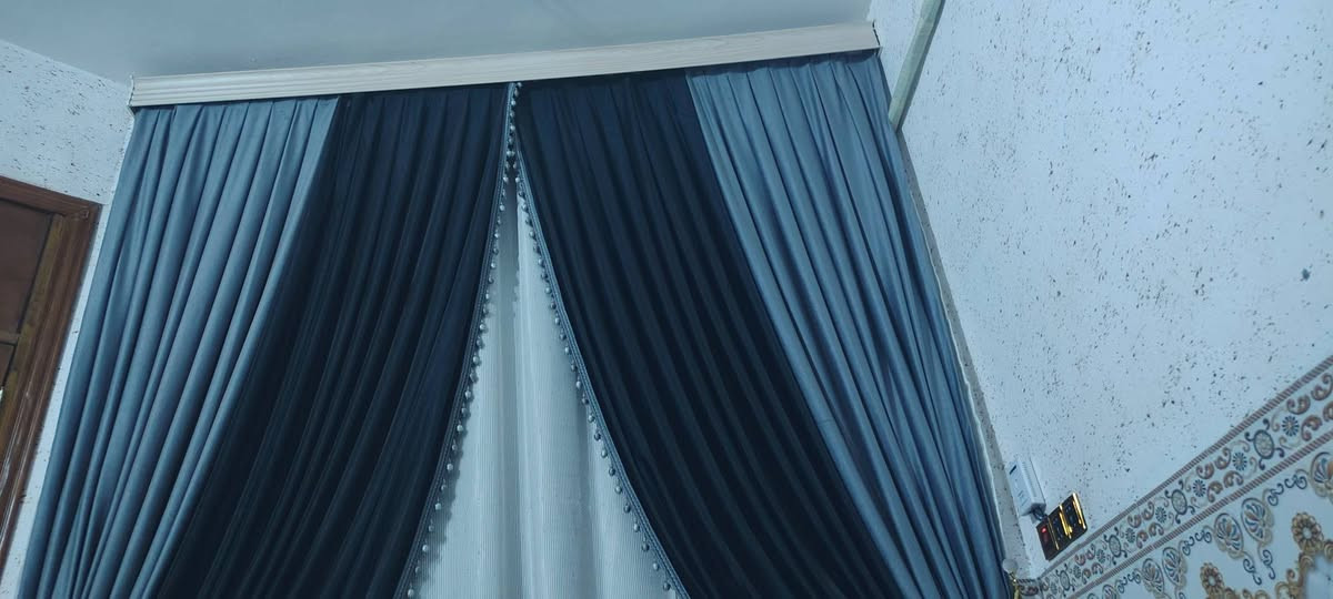 سلام عليكم برده للبيع سعر 175 بيها مجال المكان كاطون الرازي ***********
