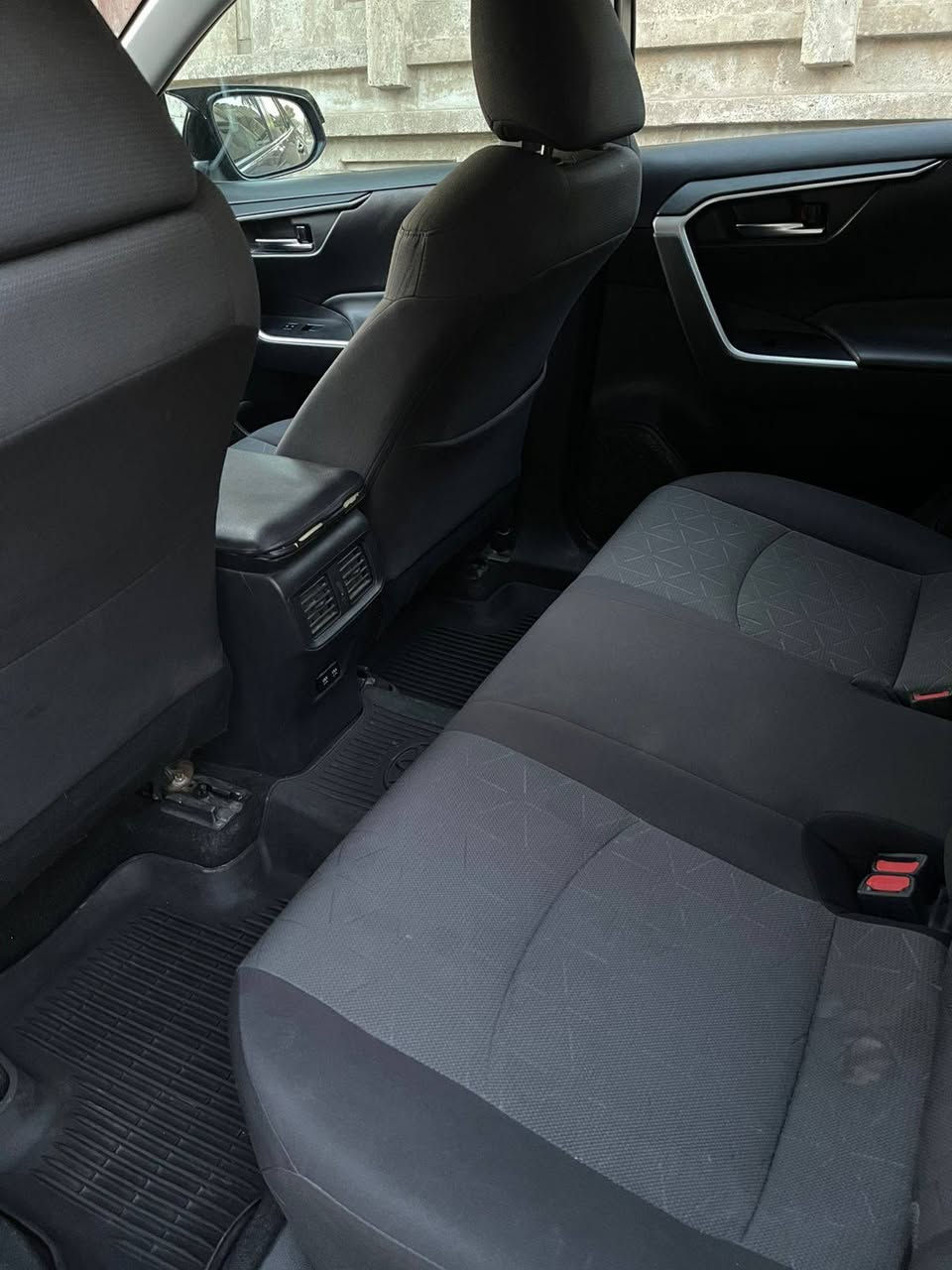 3 انضمة قيادة
سلايد روف
رادار امامي
مانع انصدام
كشن كهرباء
تدفئة بالكشنات
كامرة خلفية
صندوق كهرباء
هزة وفحص كامل سنة ياله تسقط سنوية بأسمي
موديل 2020 وارد امريكي حادثها صندوق 
السعر 210$
التواصل والاستفسار ***********
