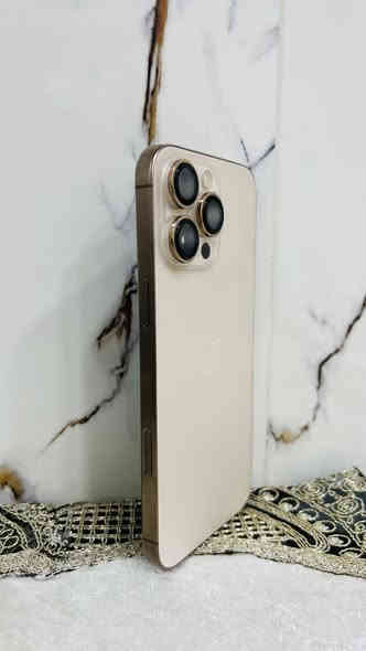 للبيع 
16 برو ماكس ذاكره 256 
بطاريه 96 
داخل ضمان الحد شهر ال1 
جهاز نظيف كلش 
سعره 1400  عنواني بغداد تقاطع النهروان 
***********
