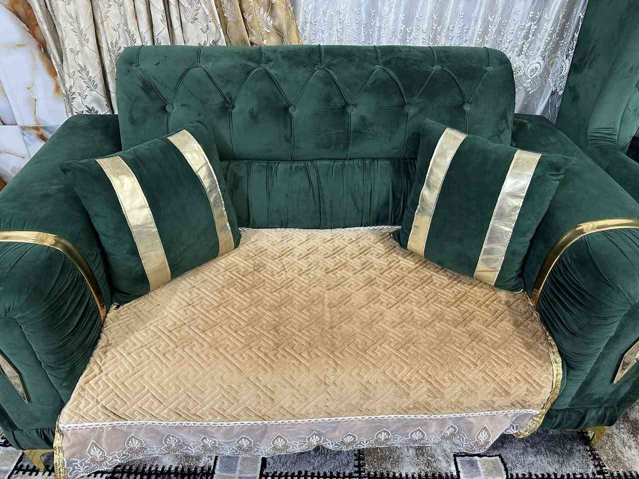 تخم اللبيع نضيف ستعمال قليل  15 مقعد  جديد سعر 800 وبي مجال  رقم الهاتف  *********** غير متوفر على الفيس مكان زعفرانيه
