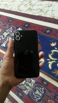 سلام عليكم ايفون11 عادي . للبيع بطاريه 94 مبدل بطاريه فقط . ذاكره 64  ...