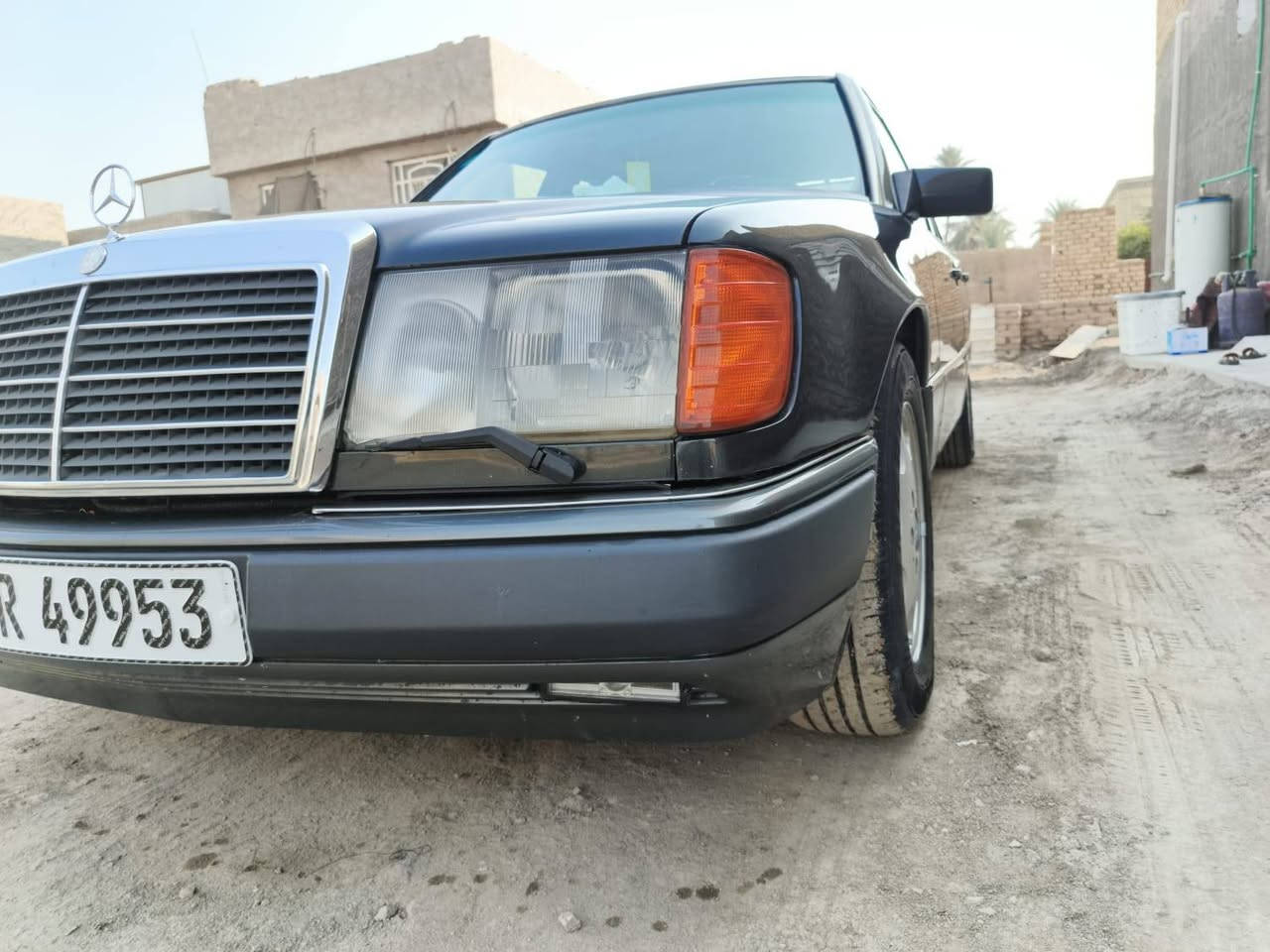 من رخصة الادمن المحترم السلام عليكم  ... دب موديل ٩٢ اصل سيارة جديدة لاضربة ولاخياس ولا بارد ولاتكحيل وبأسمي مكينة ٣٠٠ بلاد رالسعر ٨٢ وبيهه مجال رقمي  ***********
