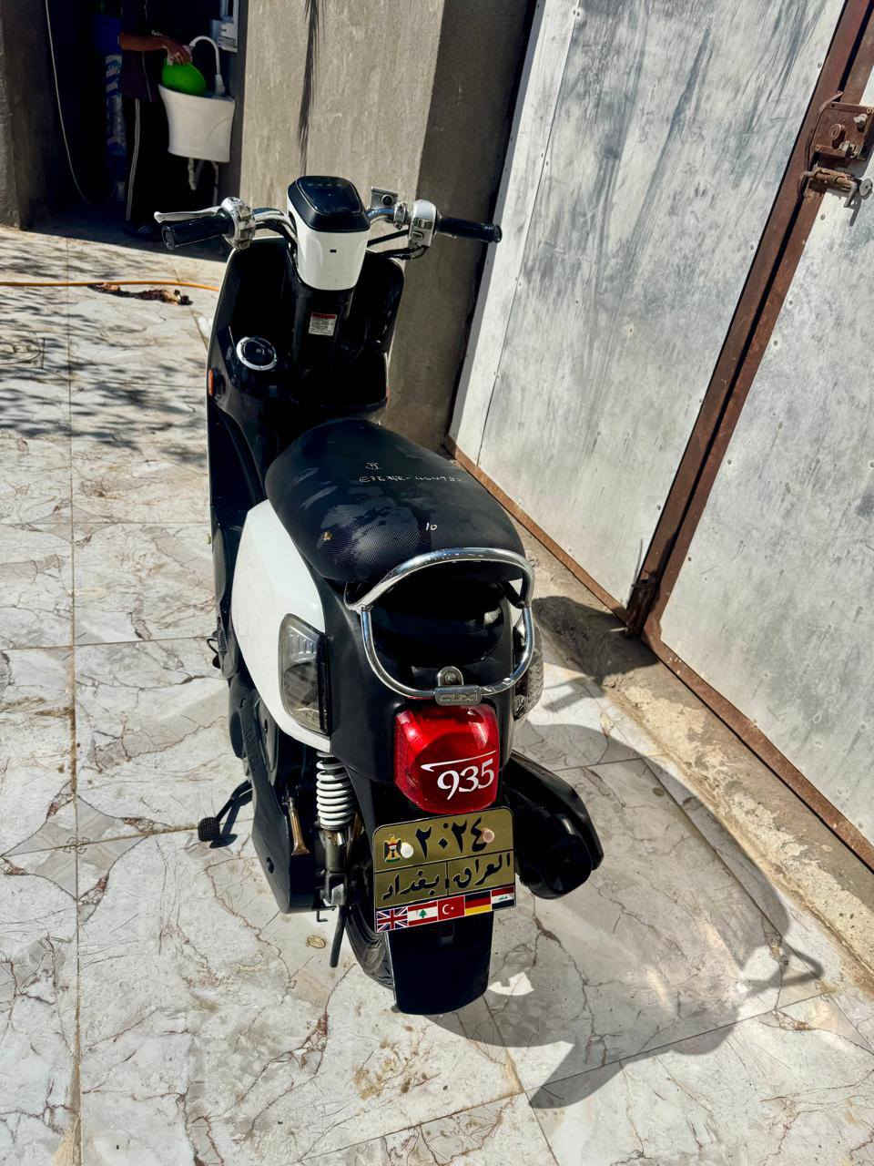 السلام عليكم.. ماكس بوليسي للبيع 🛵
لدراجه موديل 2011 مسطره نوزل كفاله عامه مكينه ما مفتوحه شرط لفحص ,   دراجه مال جناااي بانزينها محسن ودهنها موتل  مكاني سوك الشيوخ   سعرها مليون وبيها مجال موجود واتساب ***********
