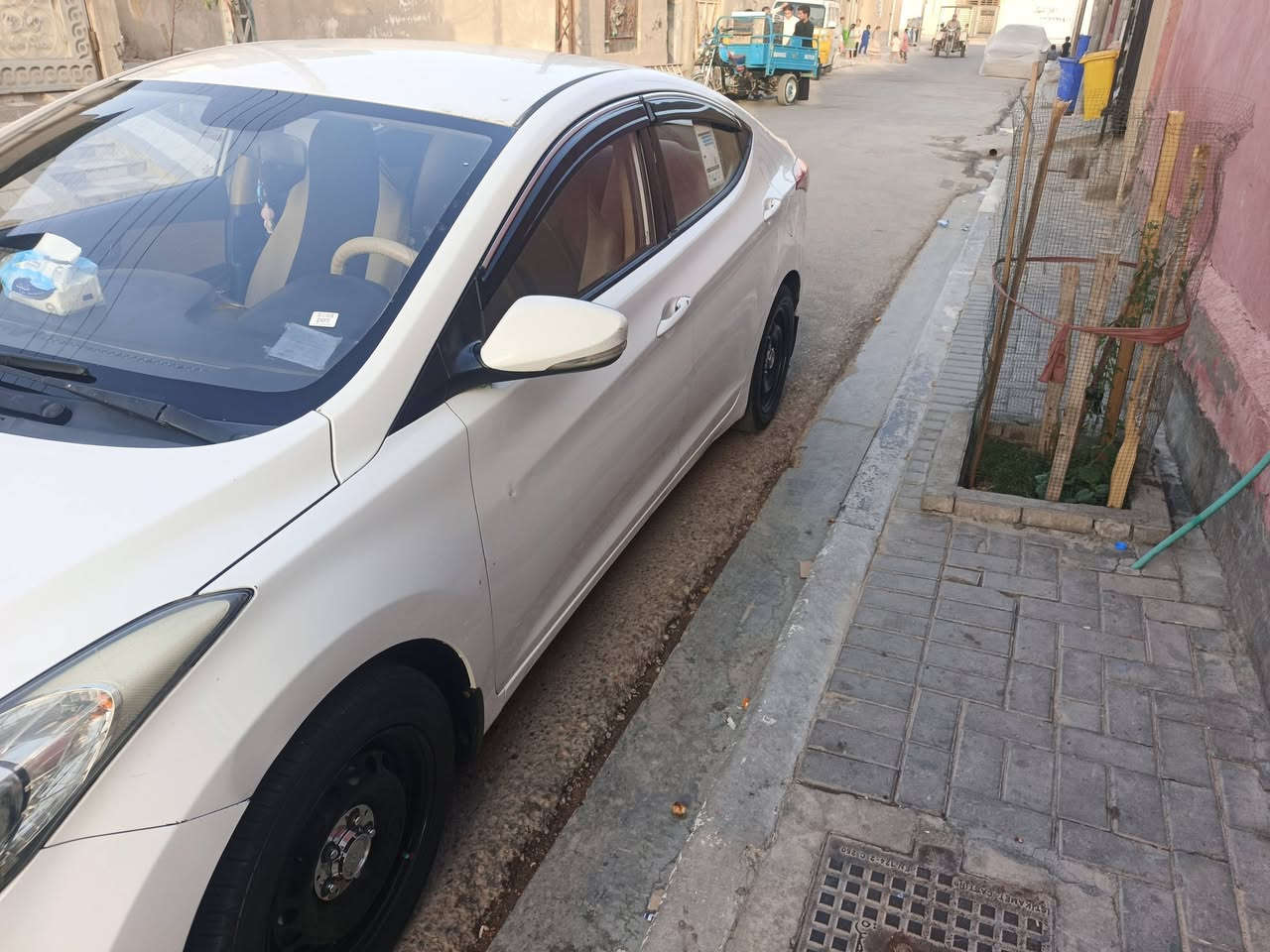 النترا ٢٠١٣كفاله صبغ تبديل ضربه فقط مكان واحد بارد سياره بسمي مكان البصرة ١٠٥وبيها مجال محرك ١٦٠٠دوش 
***********
