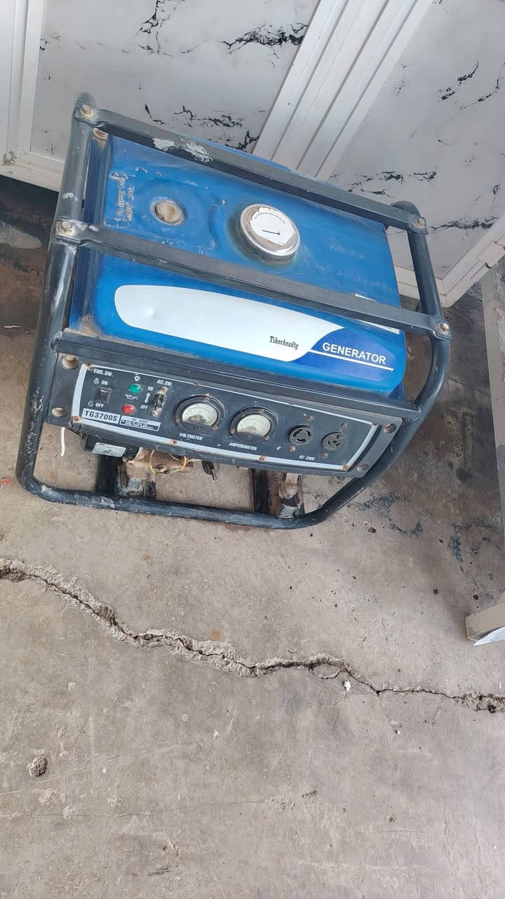 معرض رافع التميمي للاثاث المنزلي الجديد والمستخدم العنوان الحويجه فلكه شارع اطباء مقابل مجمع القادسيه
للمفروشات . . ***********.
