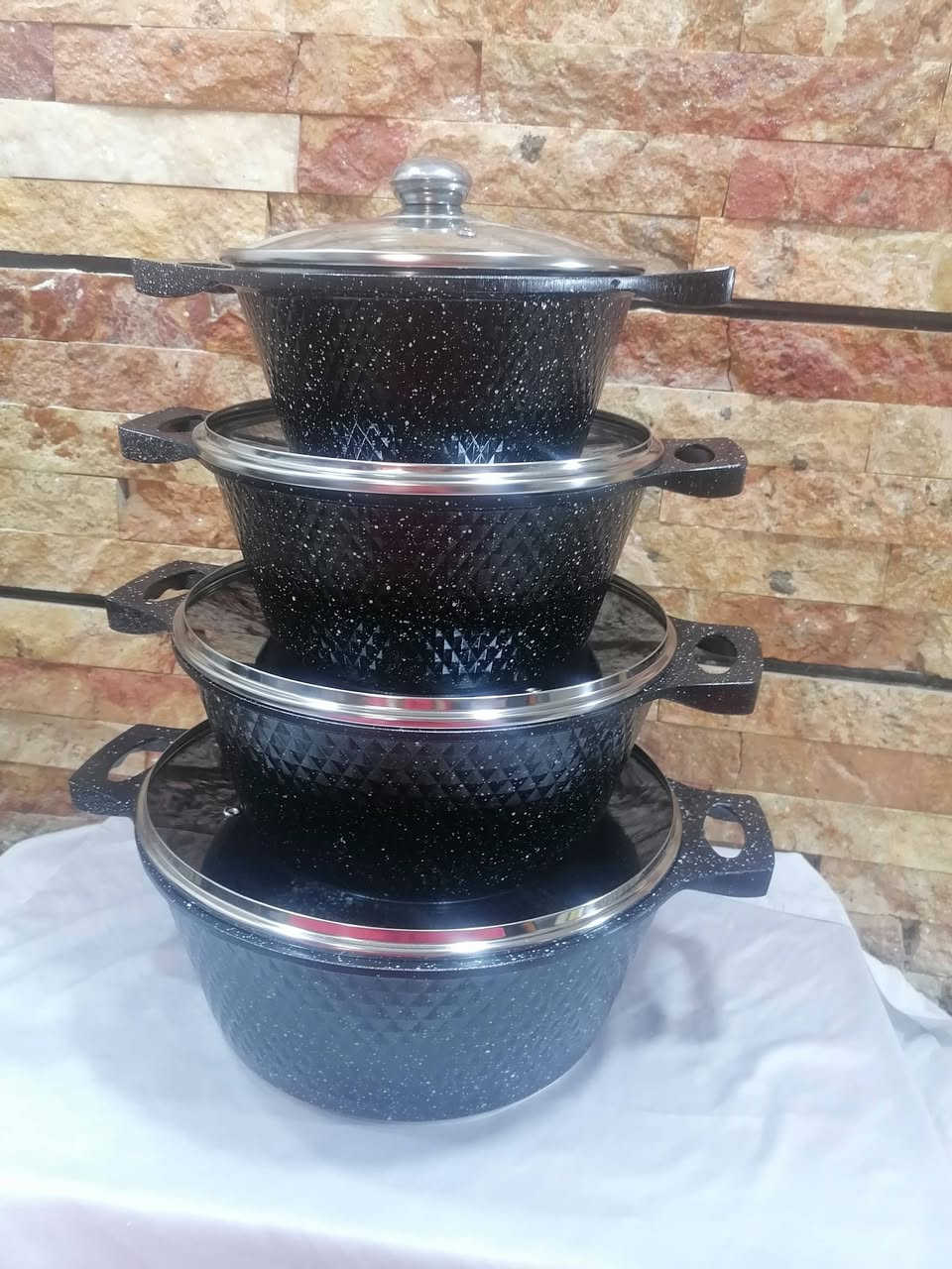 سيت گدور متوفر باللون الاسود  🖤🖤🖤
متكون من اربعه قطع 32-28-24-20
بالحقيقه احلى 😍 زيتي من الداخل والخارج 
قاعده ليزريه 💥 ضد الحرق والألتصاق 

#توصيل #مجاااااني 

للحجز والاستفسار مراسله الصفحه


**إذا كنت صاحب هذا الإعلان وتريد حذفه لأي سبب، رجاءا أرسل رسالة إلى الدعم الفني**