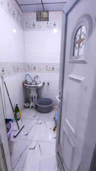 #احجز_موعدك_الآن_لرؤية_العقار

بيت للبيع بناء حديث 
#الموقع
 البصره البهادريه 
قريب السايدين 
رابع بيت عن شار التبليط
 #طابو زراعي عراقي 
نسخه من الطابو + وكاله
تتكاتب مع صاحب الارض مباشر

#المساحه 110M²

#يتكون من
2غرفتين
▫️ صاله 
▪️ديوانيه 
مطبخ 
طارمه
صحيات(داخلي و خارجي)

#السعر 70 مليون وبي مجال 
كافه الخدمات متوفره

 موقع مميز  
▪️مدارس قريبه
▫️ماء حلو كهرباء اناره
▪️شوارع مبلطه
باقي التفاصيل  واتساب 
***********
