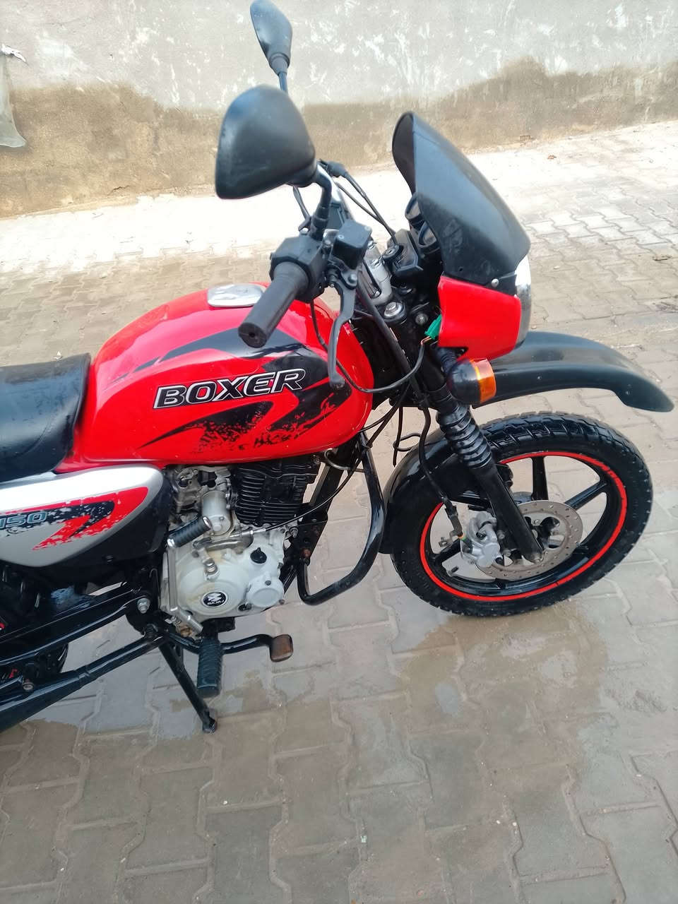 سلام عليكم شباب بوكسر نضيفه مال حجي من شغل ل بيت لوحات انكليزي وين متريد احولك مديل 21 رقم الهاتف ***********
