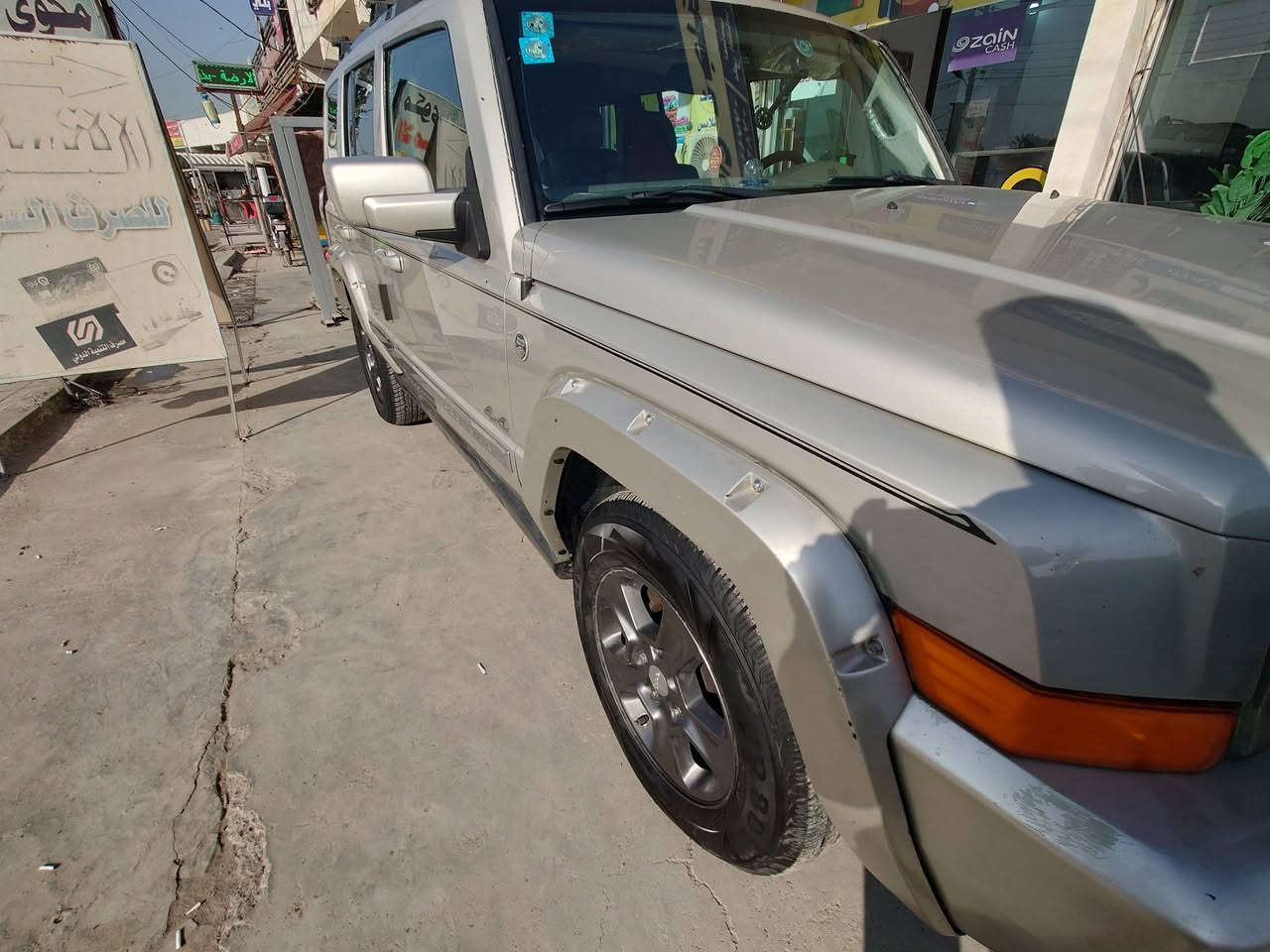 اقرئ تفاصيل وشوف فيديو ومواصفات
جيب كوماندر 2007 هيمي 5.700
بيها منظومه غاز انسئ صرف (13) الف تفولها 6 ايام تبقئ يعني كل أسبوع 13 الف
مكينه وكير وصدر تايرات كلها نظيفه 
فول مواصفات ونظيفه جدا من خارج وداخل
115 $
تراي الك وين ما تريد
***********
واتساب واتصال 

وبسمي بغداد 
تشغيل عن بعد
3 فتحات 
شاشه اعطال
شاشه بلوتوث
كامره 
نضام ايكو
بصمه جنطه كهربائي
دواسات كهربائي
تحكم ستيرن فول
7 راكب
3 قطع تبريد
ويل كب
سماعات 
كلها شغال
 حادثها جاملغ خلفي مبين بالصور وفيديو
وبيها شخوط صندوك. واسفل باب سايق وخلف سايق 
أخذها سونر وين ما تريد
