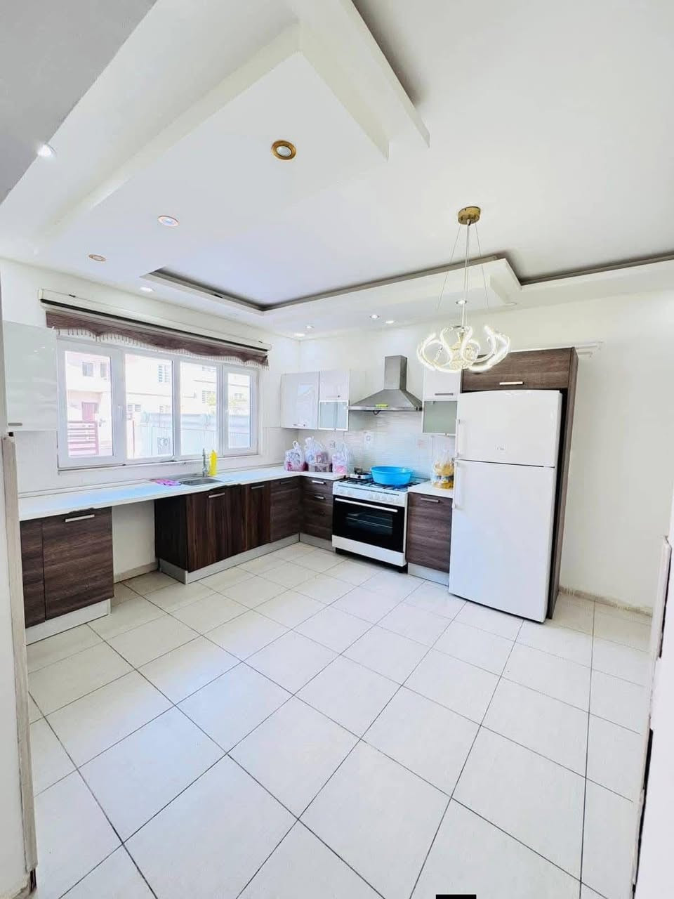 200 متر 3 غرف نوم للبيع مجمع أتلانتك الأمريكي الدار مع كاونتر فقط للاستفسار ***********
