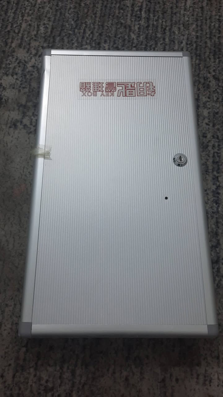 بوكس مفاتيح للبيع المنيوم جديد سعره ١٥ مع توصيل


**إذا كنت صاحب هذا الإعلان وتريد حذفه لأي سبب، رجاءا أرسل رسالة إلى الدعم الفني**