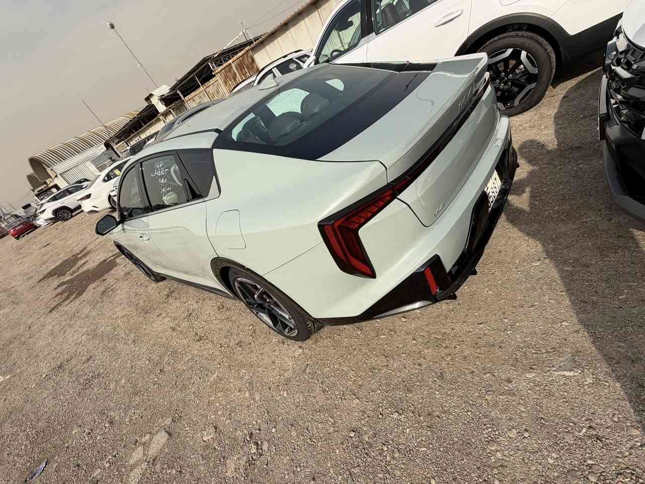 حبايب للبيع فقط كيا K4 جيتي لاين أعلى مواصفات موديل 25 دخول جديد مرقم بغداد بأسمي تحويل مباشر مصلحة تصليح درجة اولى بدون تبديل جاملغ او صندوك مصلحات او مصبوغات نفسهن شرط شغل وكاله اخوان السياره فول لتقارنهه بالعاديه 
1 بانوراما على كد القمارة
2 كشنات جلد لونين تدفئة تبريد مع خزن ميموري 
3شاشة متصله على گد الدشبول فول اوبشنات 
4 تحكمات التبريد لمس بالشاشة 
5هند بريك كهرباء مع تحكمات ستيرن شاحن وايرليس 
5 مري قلاب مع البك كامرة دوارة 
6 رادارات تحديد مسار توقف ذاتي 
او باقي المواصفات المعروفة السياره بدون ايرباك مكاني بغداد شارع فلسطين 
السعر 193 او بيهه مجال للشراي او بالعافيه على الياخذهه سياره جديدة كلش شرط بدون نقص برغي بالشرط للاتصال ***********
