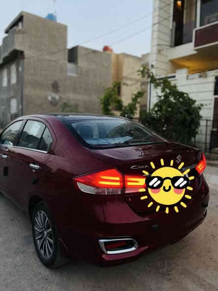 السلام عليكم سياز موديل ٢٤ لون مميز حرة ورقم بغداد ماشية ١٥ الف ضمان ٥سنوات من الشركة وصيانتها كلها بالشركة سيارة جديدة ومكفولة ومواصفاتها معروفة السعر المطلوب ١٣٧ $ وبيها مجال بسيط  اي استفسار خاص او على الرقم ***********
