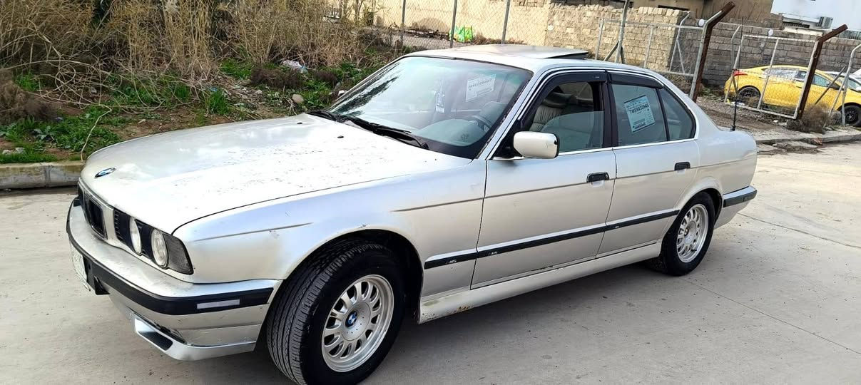 سلام عليكم بيم  ١٩٩٢ محرك ٥٢٥ كبس 

َمحرك بي نفخ ينرادلو رنكات  كابون بنزين اليكتروني
سنويه ٢٩  شرط التحويل،،
سعرهه مناسب. ٤٨
*********** 
***********
