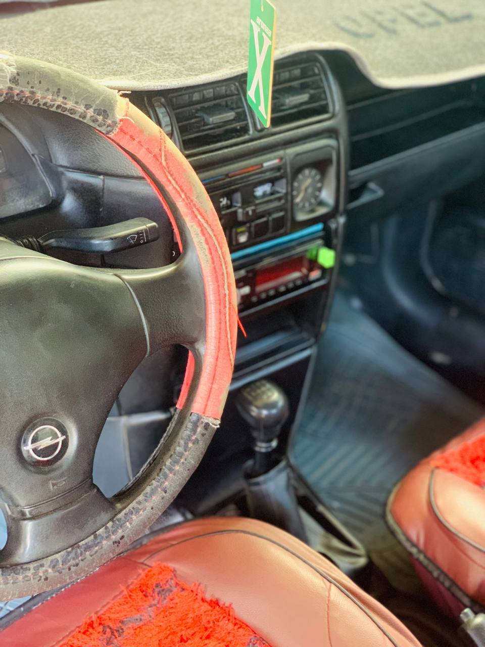 اوبل فكتره احمر للبيع موديل 91 محرك 18 كل عيب مابي محرك صدر شرط سقف سلايت سنويه ساقطه صار سنه ونص سعره 40
***********
