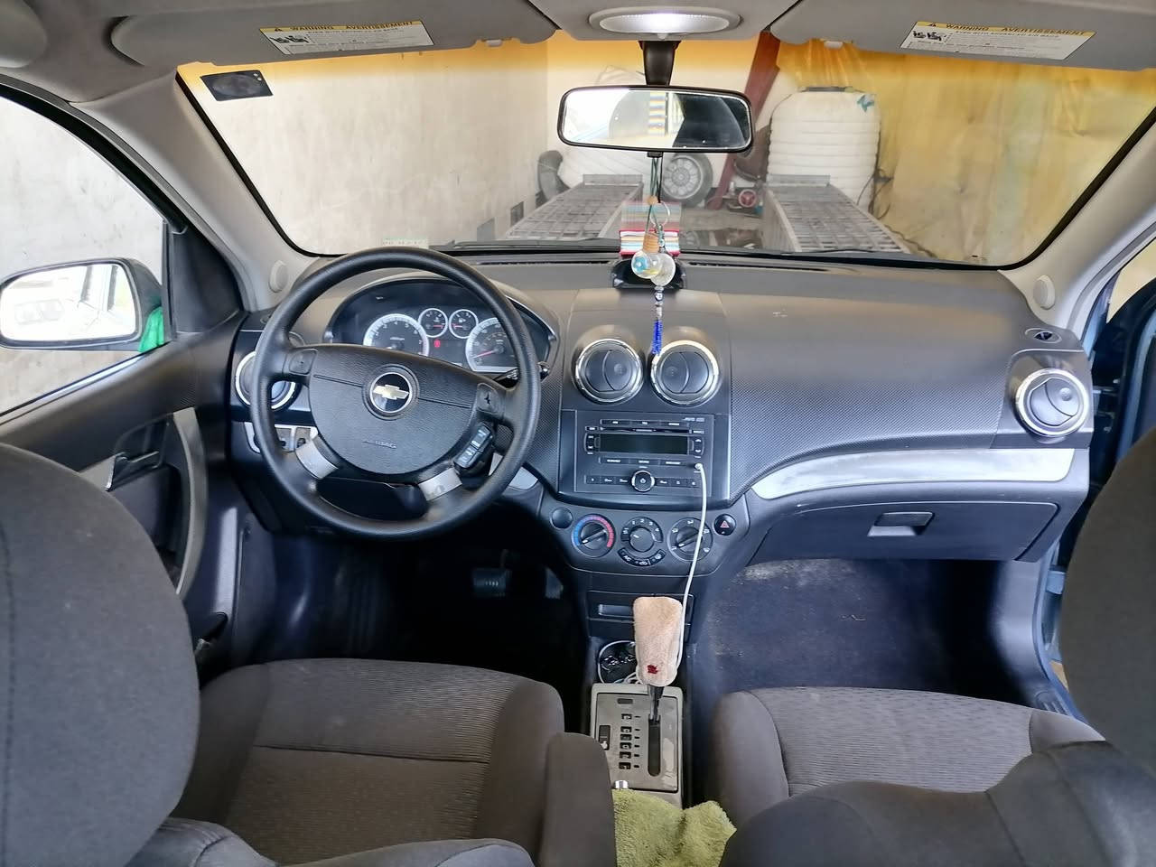 السلام عليكم
افيو موديل 2007  وأرد أمريكي كلين بدون حادث
سونار بالصور موجود سيارة جديدة وضعه كله ع الشركة
تبريد تدفئه كير محرك خير من الله جاهزه من كلشي
رقم انكليزي بأسمي مداور ثاني يوم. السعر 72 وبي مجال 
المكان.. بابل. ناحية الابراهيميه. ***********
