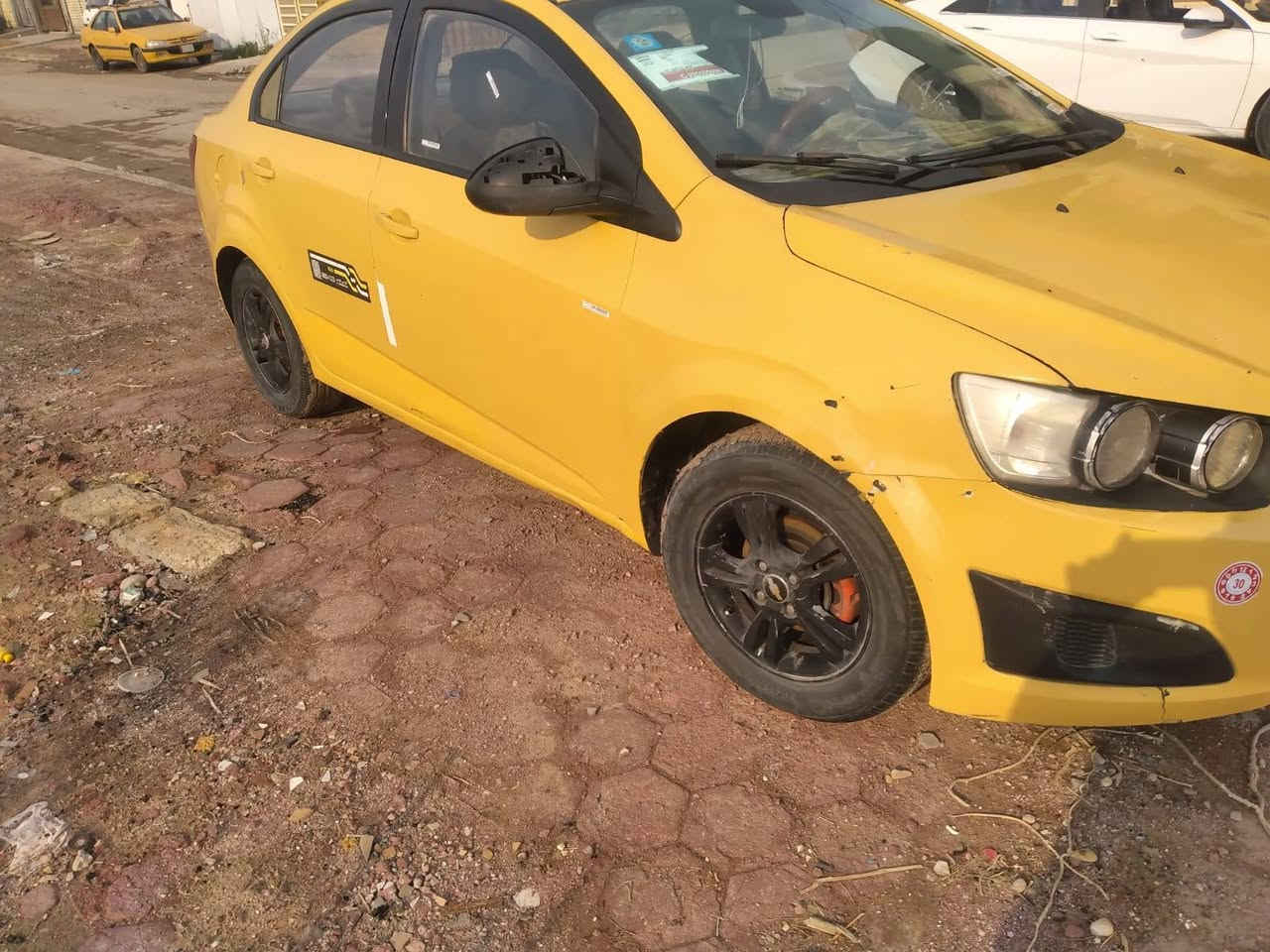 سلام عليكم سونك للبيع رقم بغداد موديل 2012 محرك كير كورله مال حاويه جدد صارلهن شهر صدر جديدامامي خلفي تخم تاير السعر 55بيها مجال بصيط ***********
