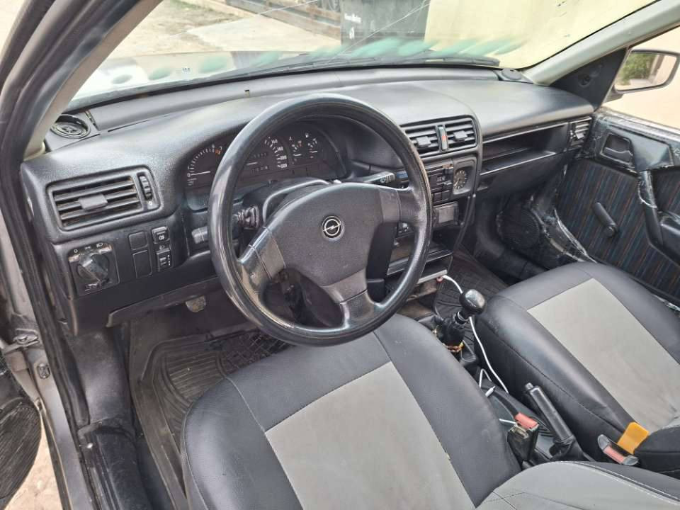 مۆدێل 1993مەکینە18
هەزەی بەسەرنەچوە سەنەوی 2030 بەناوی خۆمە

گێڕومەکینەو کارەبایاتی  هەموی بێعەیبە وەرگەڕاو بڕاوەبەشەرت سەیارەکە خاوێنە هیچ مەسروفی تیانیە پێشو پشتی جەمپی خەفیفی هەیە 
 سعر 37ژ.م ***********
