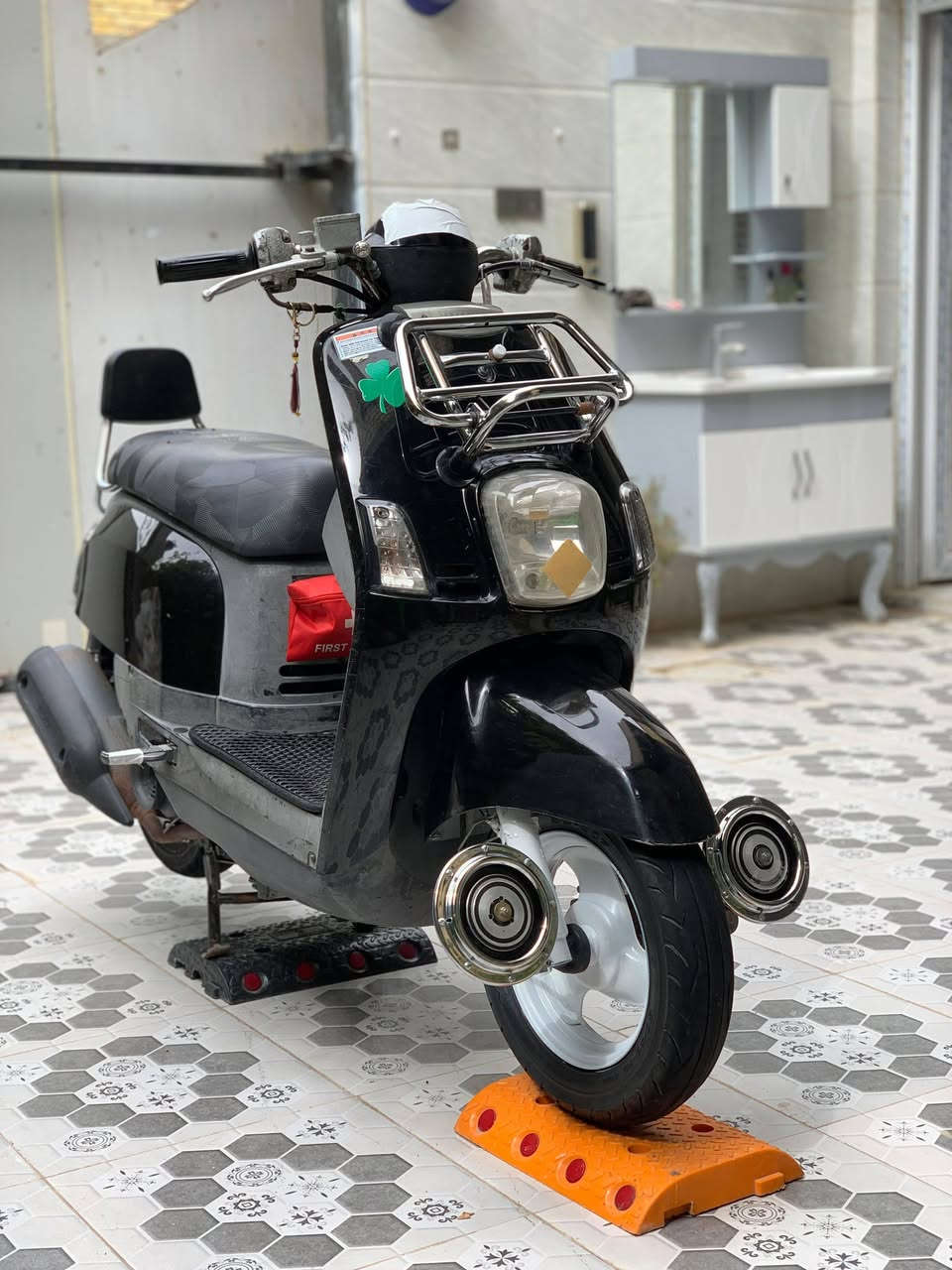 السلام عليكم بوليس  للبيع كفاله عامه ختم واحد سوادات مكينه كفر ما ناقصه كلشي شلعه معدل قطعه تجاري مابيه تفاصيل اكثر خاص تريد بدون غراض تريد مع العراض مكان بابل *********** واتساب مفتوح 👍
