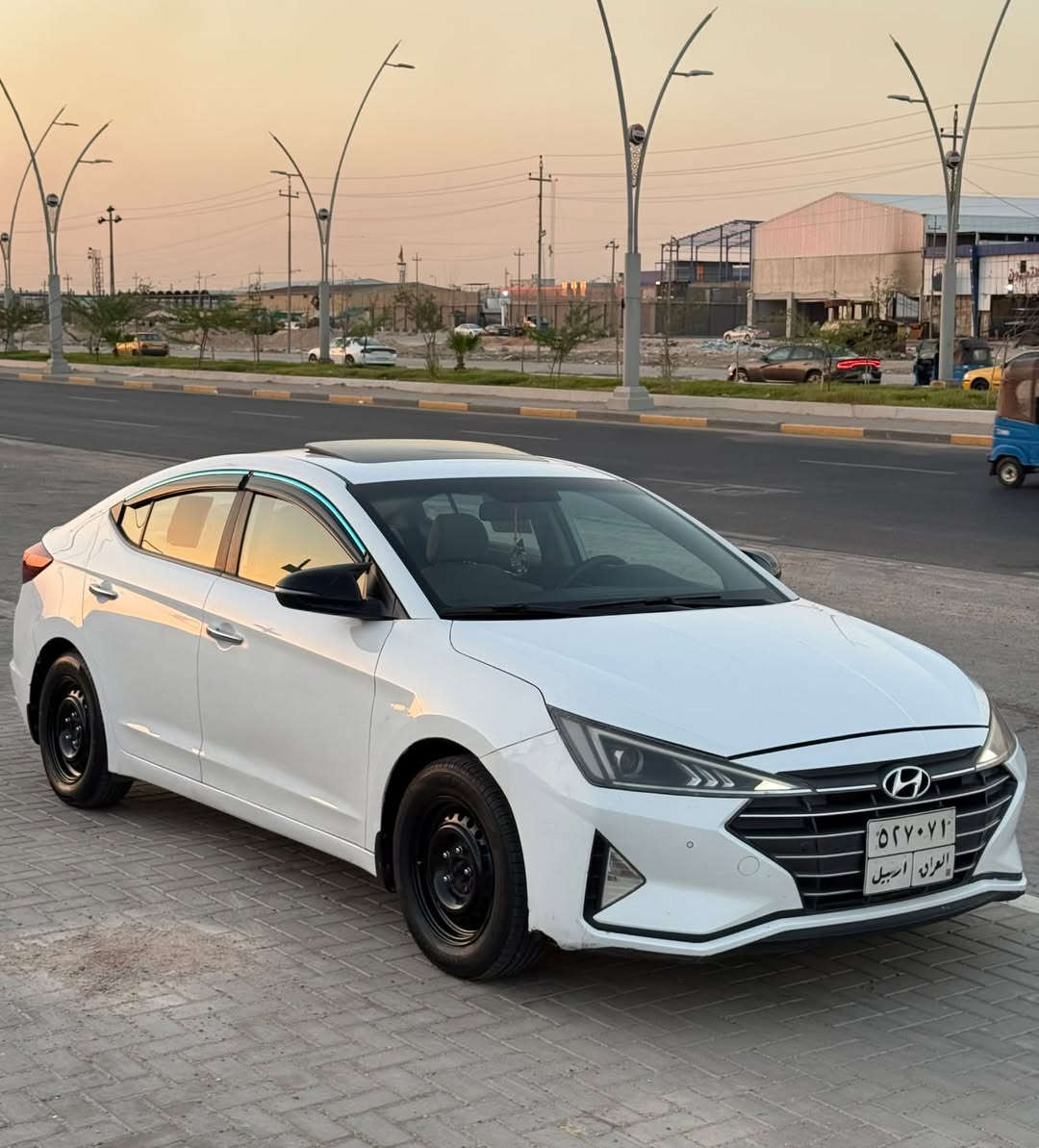 السلام عليكم
النترا 2019 خليجي رقم اربيل باسم شركه تحويل او وكاله مضمون 
محرك 2000 دوش ما مفتوح
فول مواصفات 
بصمه 
فتحه 
كفاله من الضربه والتبديل والفتح 
بيها جاملغ امامي جهة الراكب صبغ وباب الراكب نصه بدون فتح
والباقي كفاله 
تخم تاير جديد 
حداديه 80‎%‎
لايت زنون
محرك ما مفتوح ولا ينقص ولا يبخر 
السعر 128 وبيها مجال للشراي 
مكاني بصره 
للاستفسار ***********
