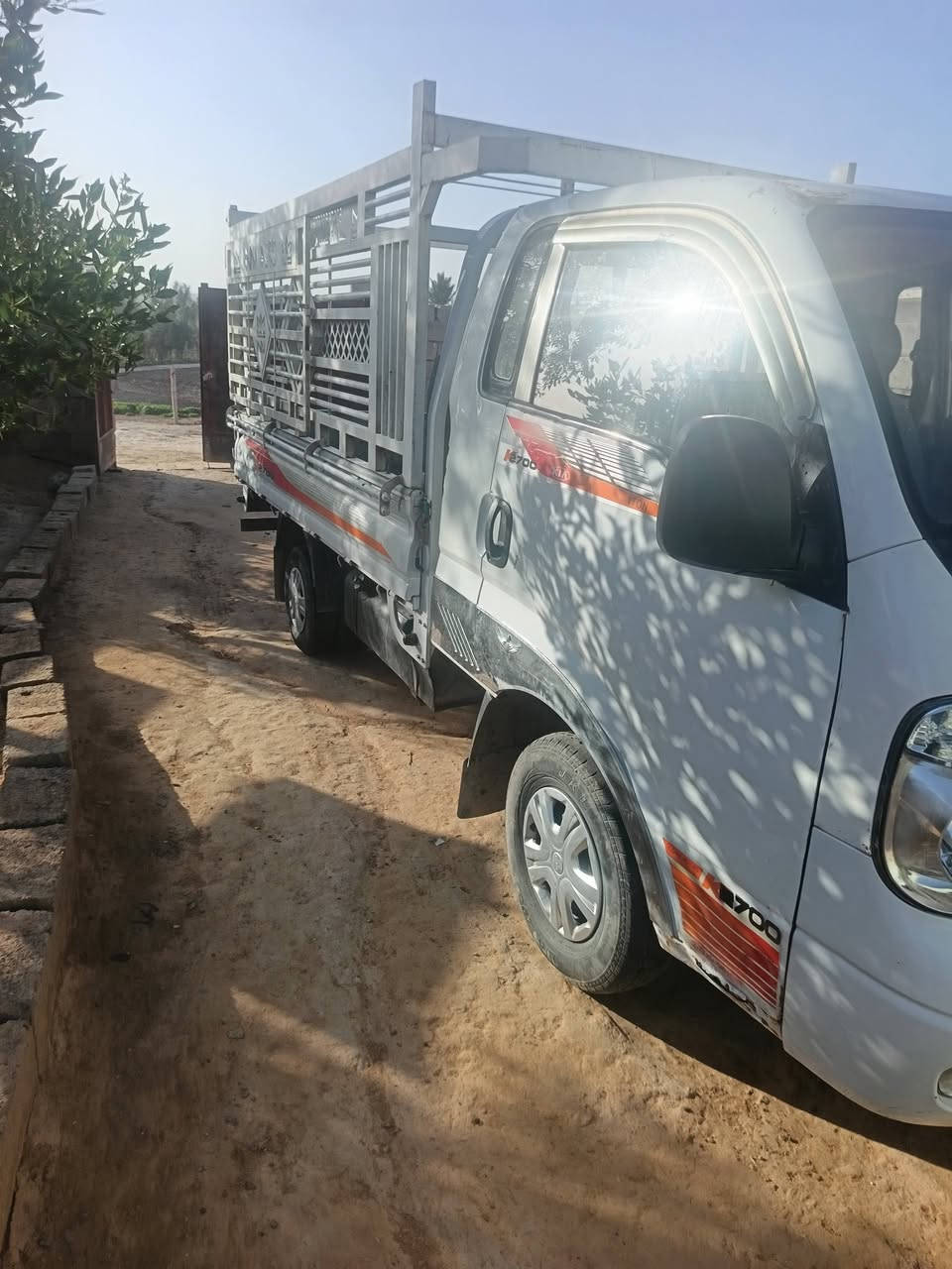 اسلام عليكم الموديل 12رقم ديالى
بسمي تحويل ثاني يوم محرك كير شاصي تايرات جداد قبل شهر شاتهن البنيد امبدلاثارشخوط  بلادي   سونار وياهه
المحجر مو وياهه السعر 97مجله حك الجيه ما بيه نقس لو برقي المو شراي رجان لا يعمل مالتي جني ***********
