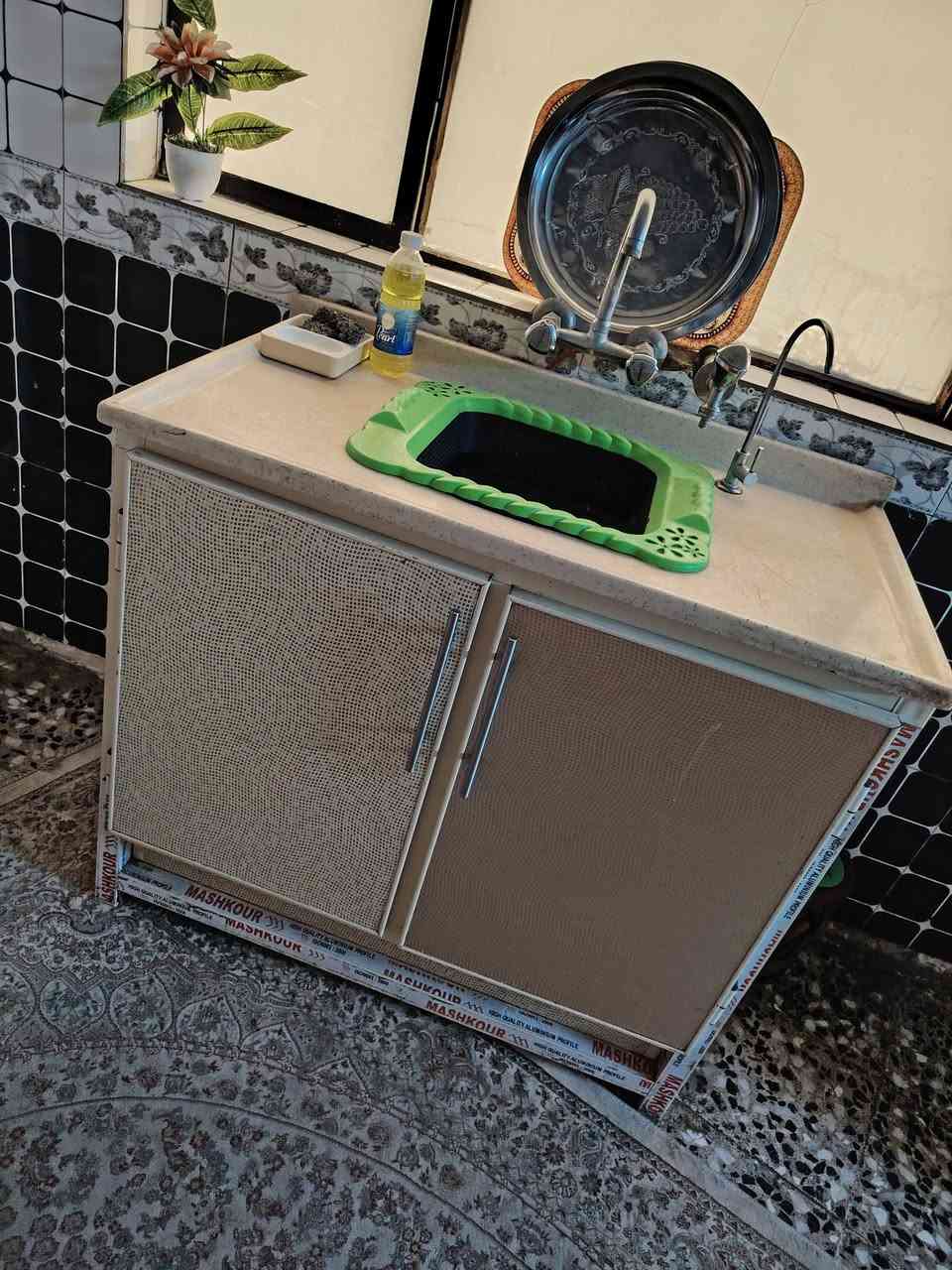 السلام عليكم غراض بيت للبيع
قيم وخذ مستعجل عل بيع سبب السفر غراض نضيفه ***********
