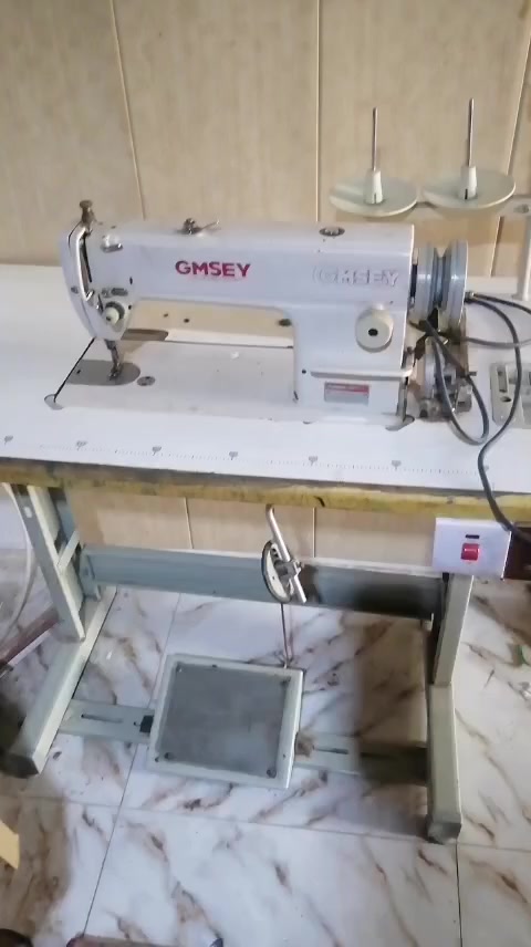 لسلام عليكم للبيع مكاني بصرة جمهورية سعر250 بيها مجال قليل ‭0788 298 8428‬
