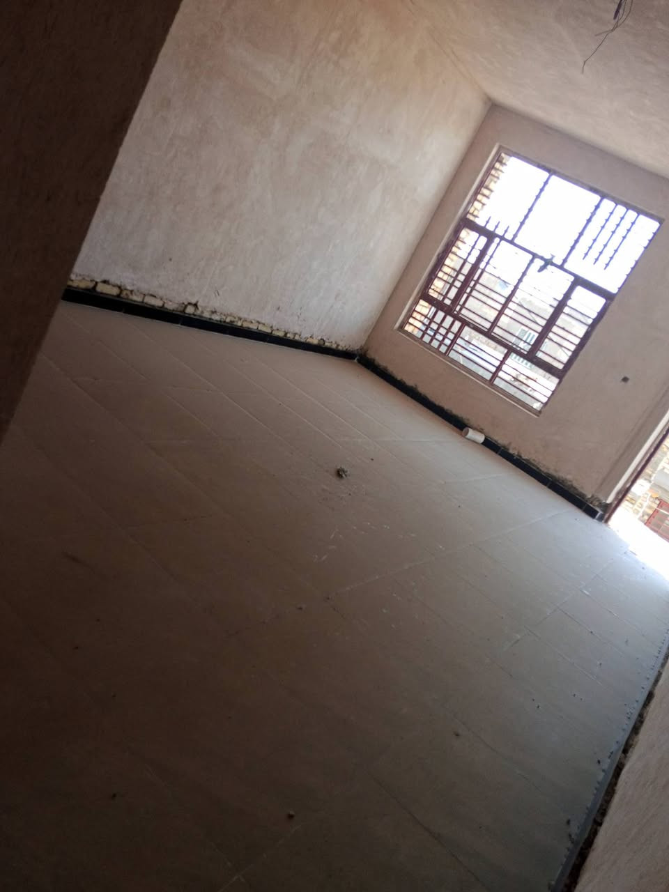 السلام عليكم هيكل  طابقين الطابق الثاني نقص بورك فقط  طابو زراعي سند 25 بأسمي مساحة 216الورديه خارج يبعد عن الشارع 200خلف معمل ابو كيره كافة الخدمات للاستفسار لاتصال *********** ب67بي مجال بلاش البلاش بيت نواقصه بسيطه وشغله درجه اولى
