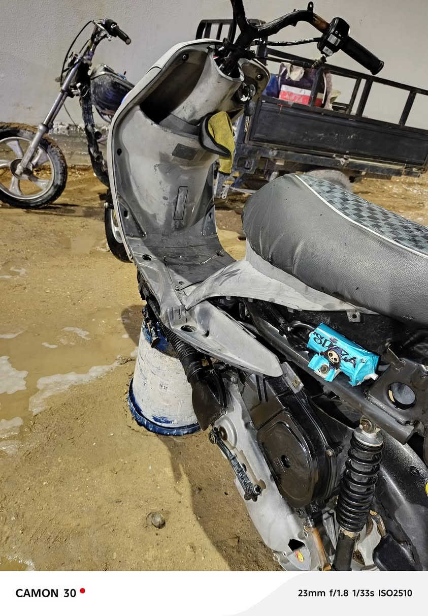 ماكس منغولي لبيع
شوفت عينكم النضافه 100/100 المحرك نعام 
دراجه حاويه كفرات موجودات و نضاف كلش 
سلف هندري السعر....  400 قفل خاص او رقم ***********
