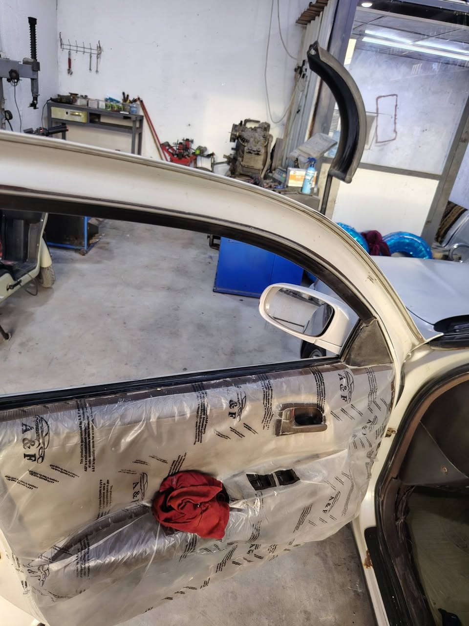 السلام عليكم اقل المنشور وخابرني كرسته للبيع كصه جنطه مكفوله من الكصه الثانيه ومن النقل بسم الولد لي شريت منه سنويه ل 2026 شهر ٤ مكينه ٢٥٠٠ توني شادها هيه ولكير قبل ٣اشهر تبريد منضومه كامله ثلج فيتبم جديد تسدكات جدد تخم وره وكدام تخم تاير ويل جديد باور جديد حداديه توب السعر 48وبيها مجال حق الجيه مكاني البصرة ابو الخصيب الاستفسار ***********
